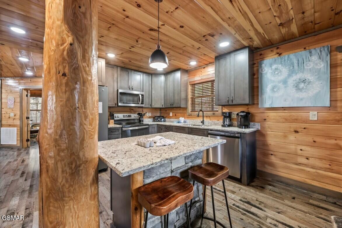 2378 Alpine Village Way Pigeon Forge TN 37863