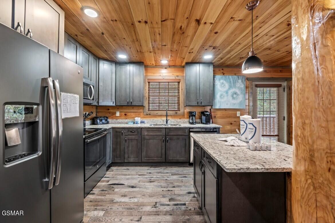 2378 Alpine Village Way Pigeon Forge TN 37863