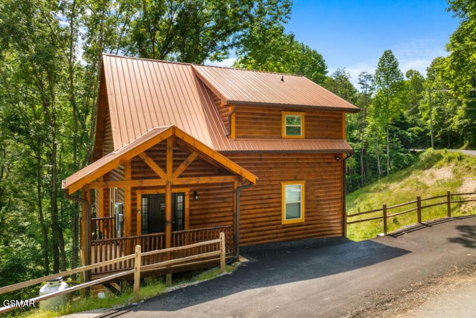 1446 Silver Poplar Lane Sevierville TN 37876
