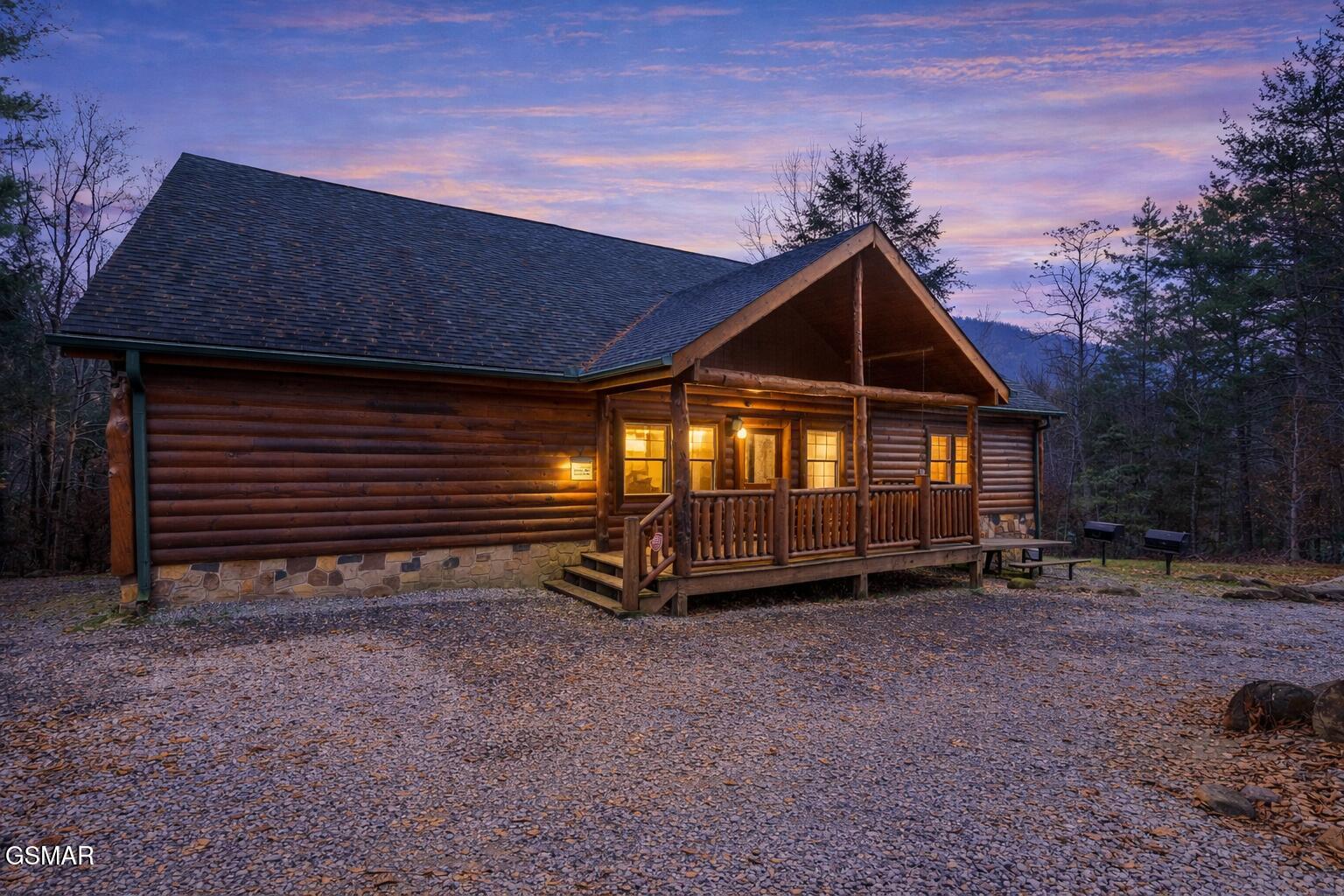 220, 224225 Amet Way Cosby TN 37722