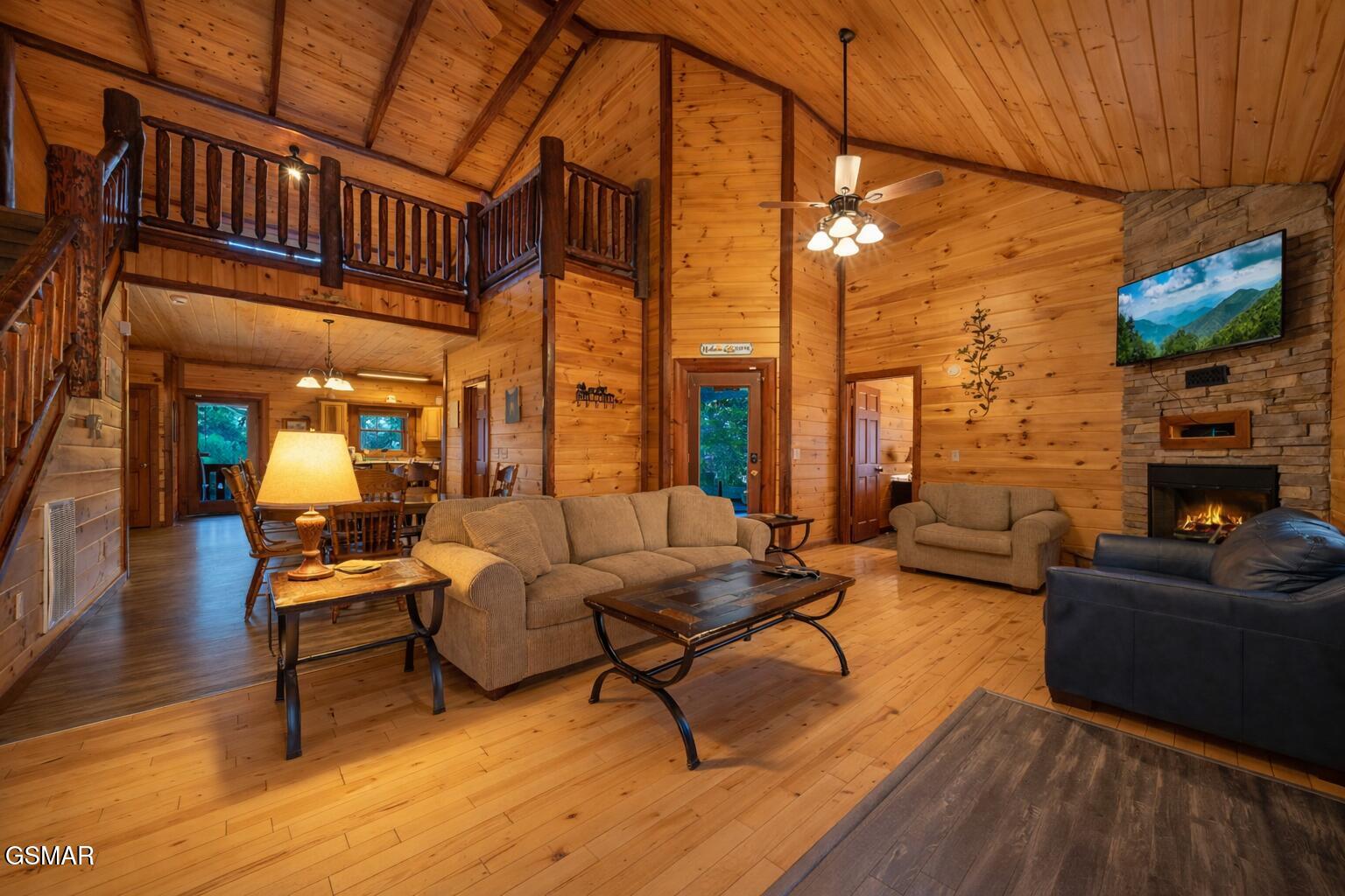 220, 224225 Amet Way Cosby TN 37722
