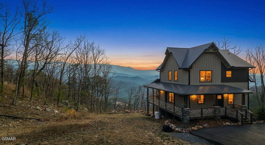 1852 Mountain Ash Way Sevierville TN 37876