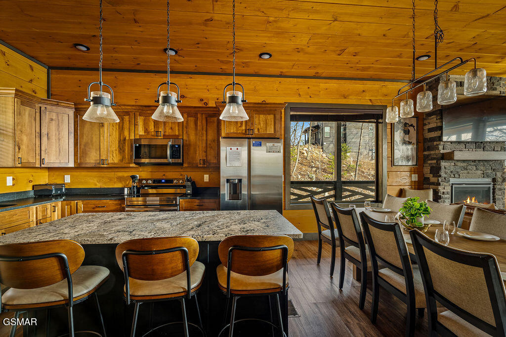 1852 Mountain Ash Way Sevierville TN 37876