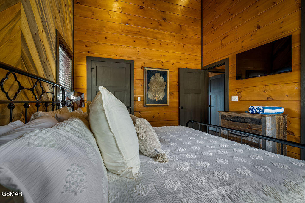 1852 Mountain Ash Way Sevierville TN 37876