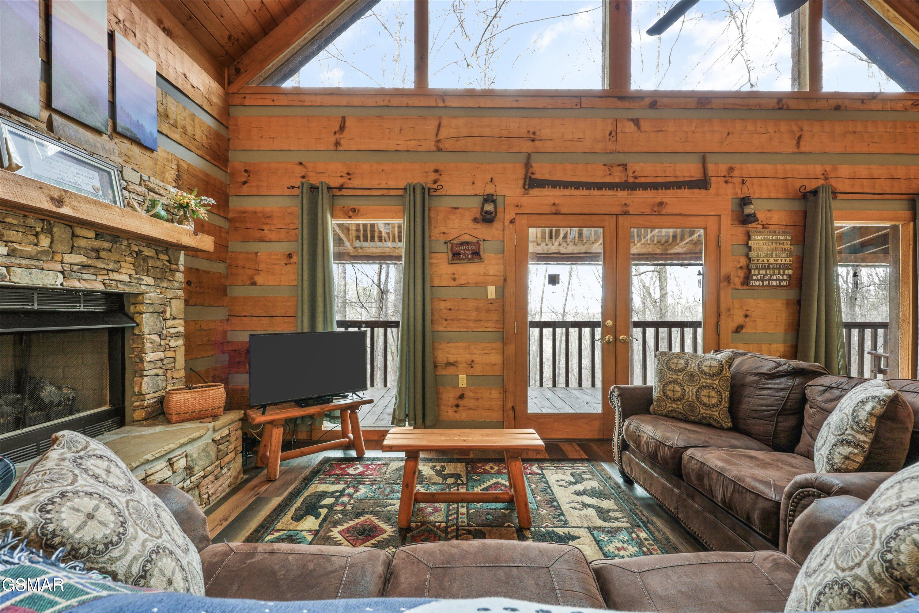 1128 Oak Court Gatlinburg TN 37738