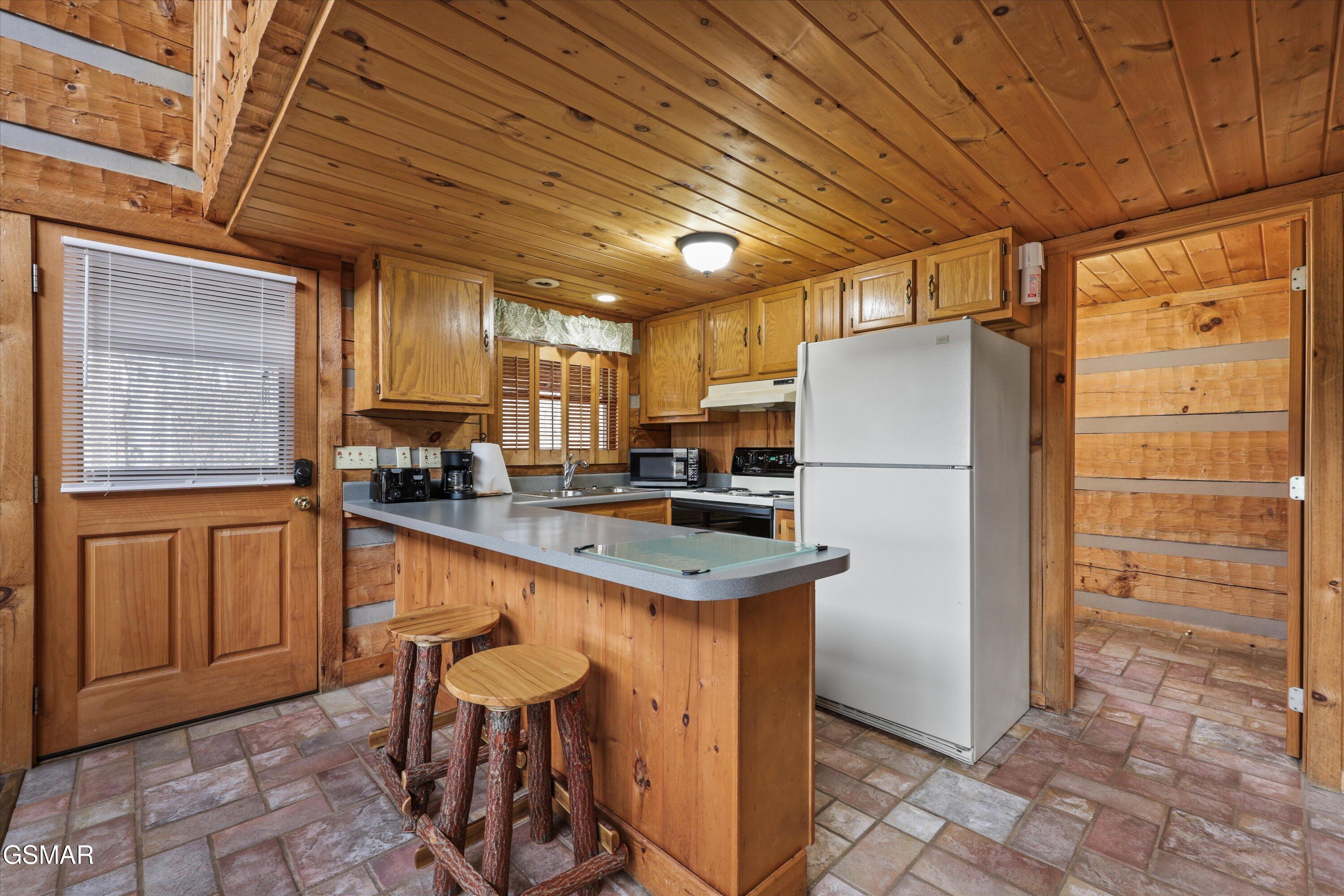 1128 Oak Court Gatlinburg TN 37738