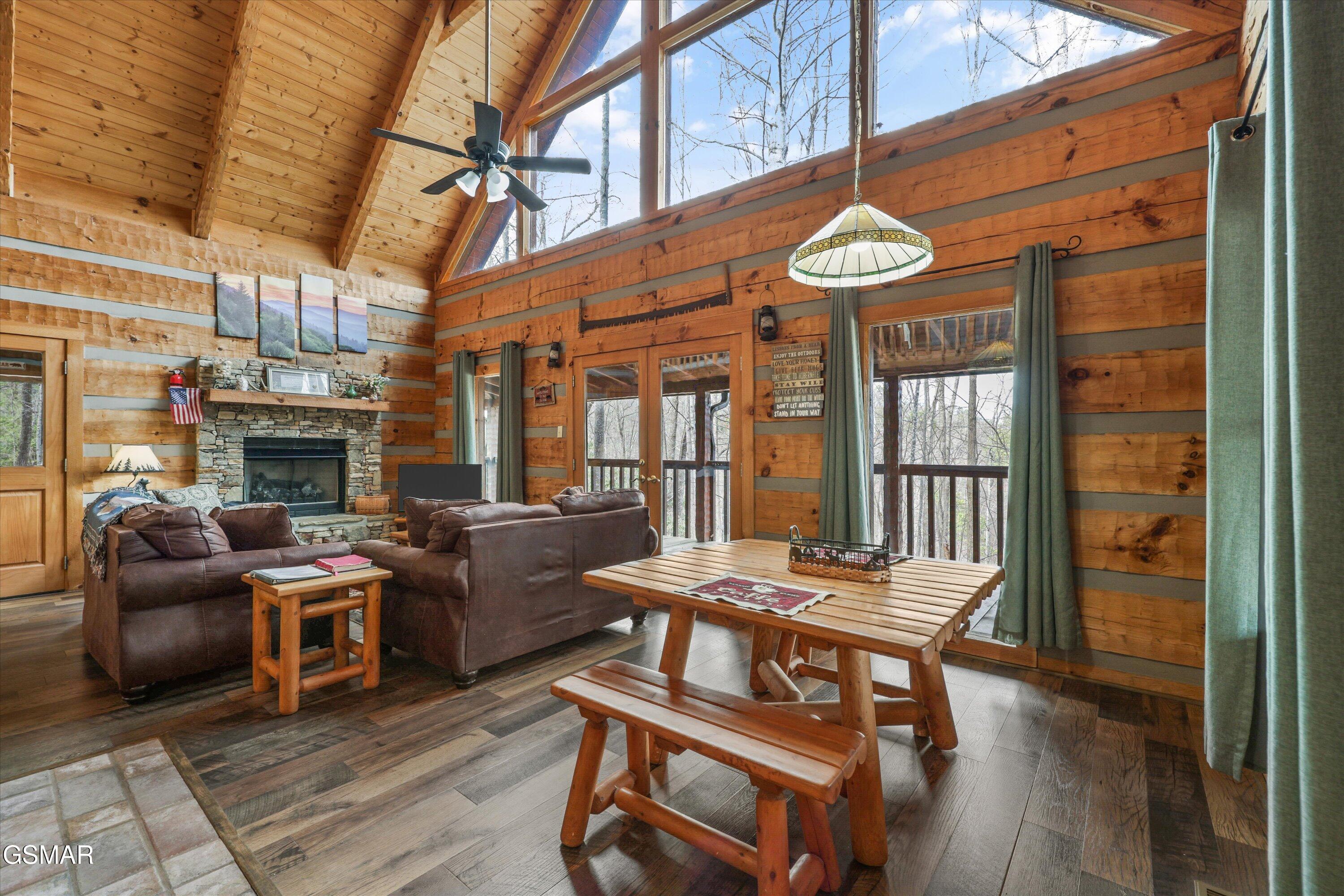 1128 Oak Court Gatlinburg TN 37738