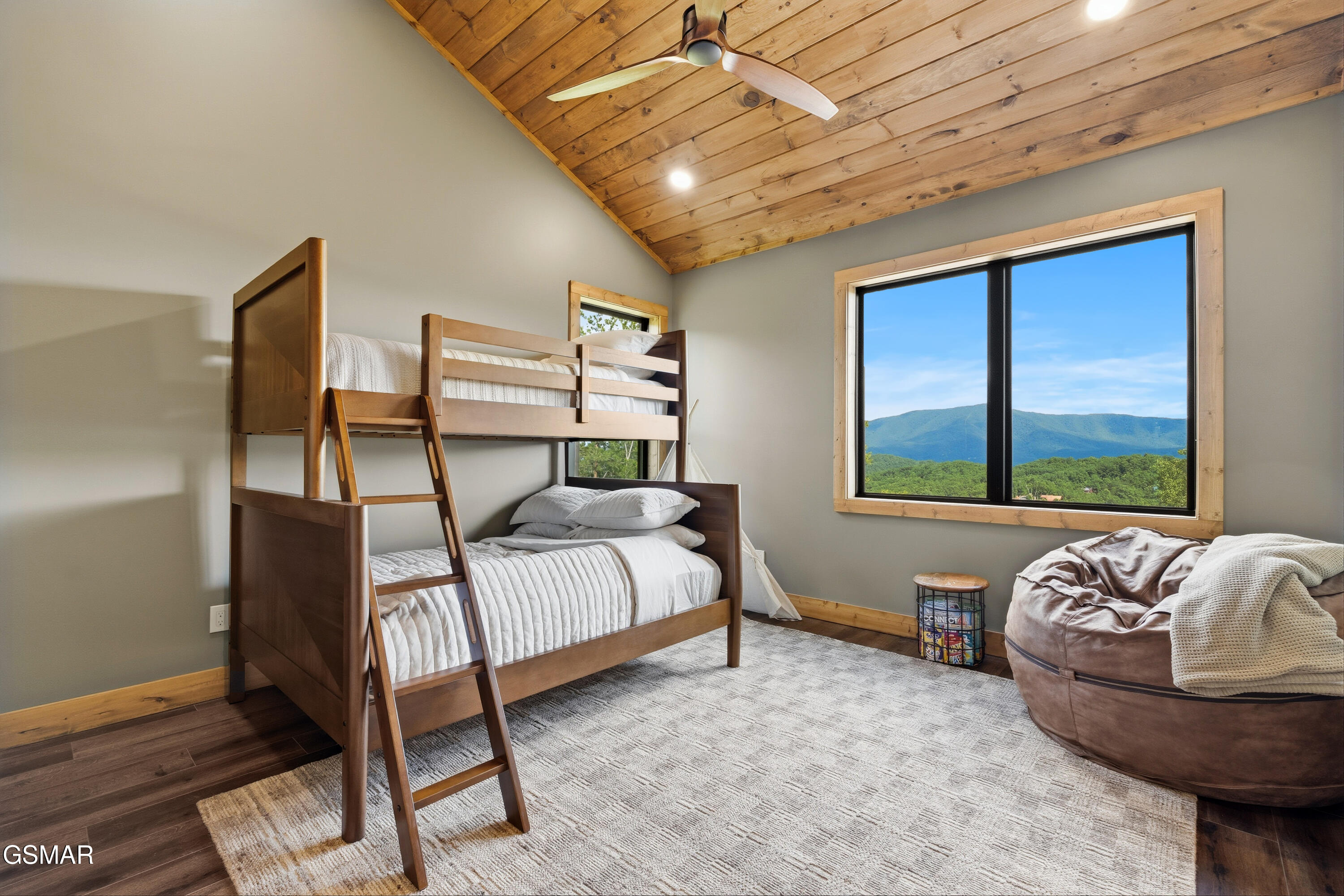 4421 Stackstone Road Sevierville TN 37862