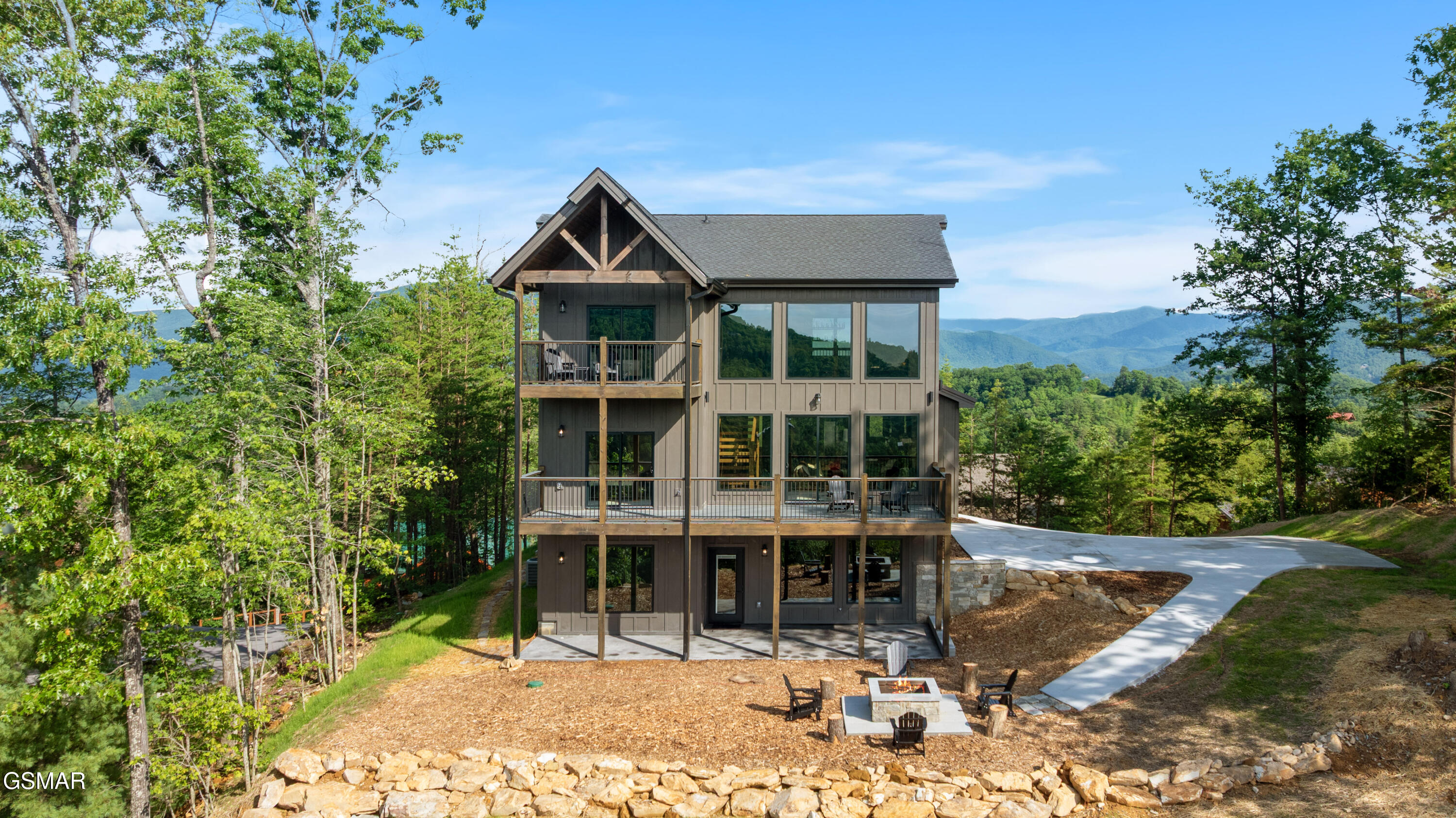 4421 Stackstone Road Sevierville TN 37862