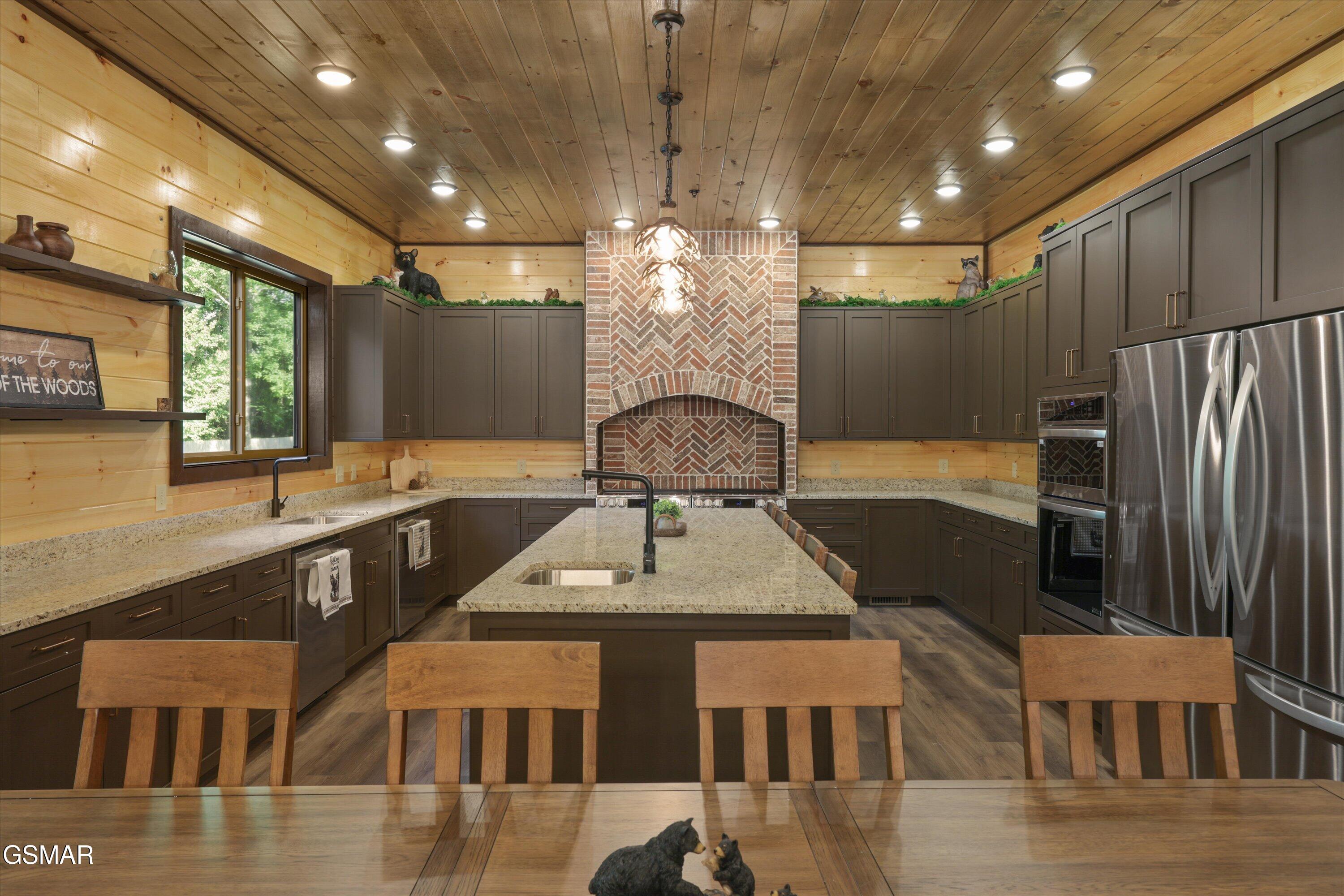 2662 High Valley Drive Pigeon Forge TN 37863