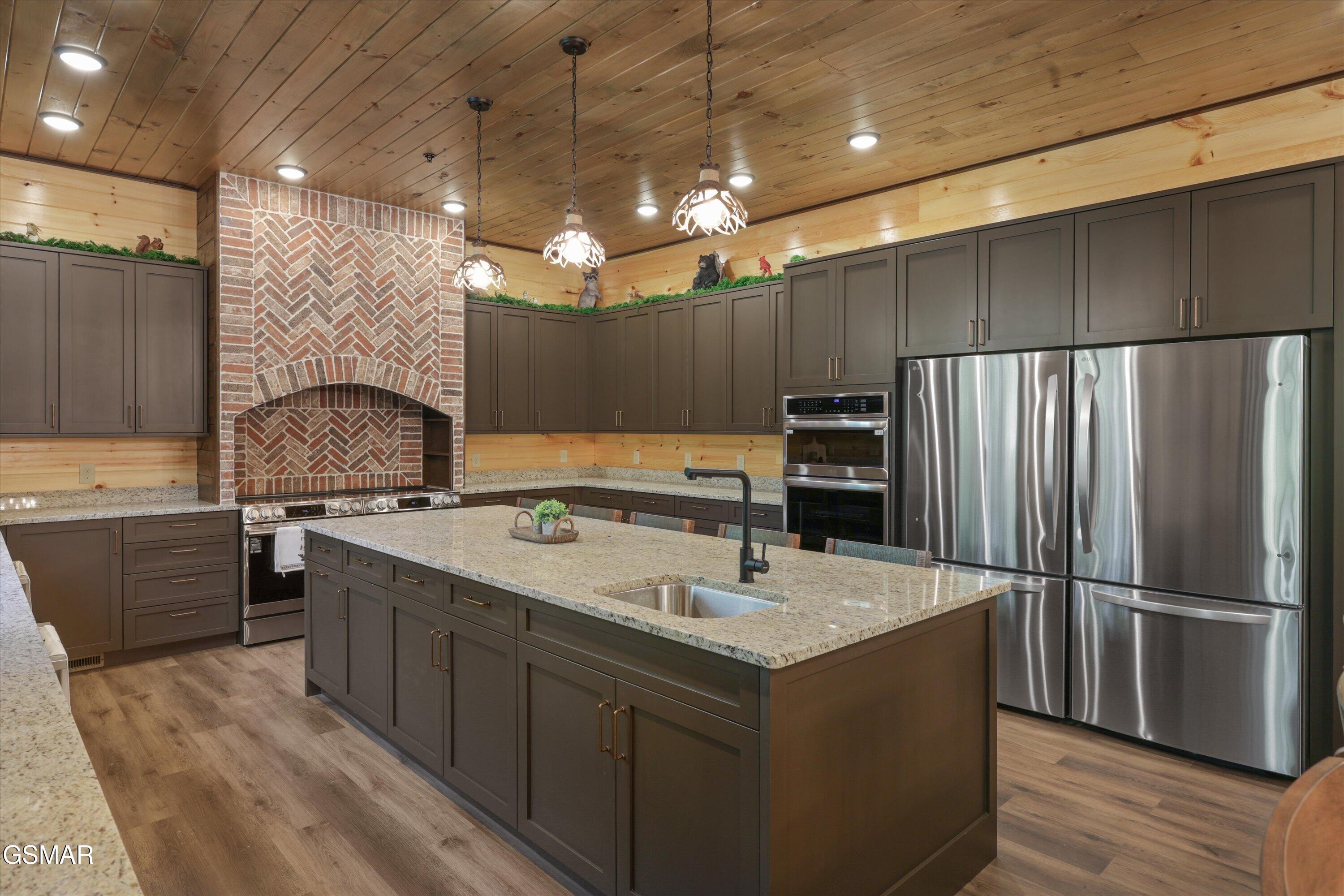 2662 High Valley Drive Pigeon Forge TN 37863