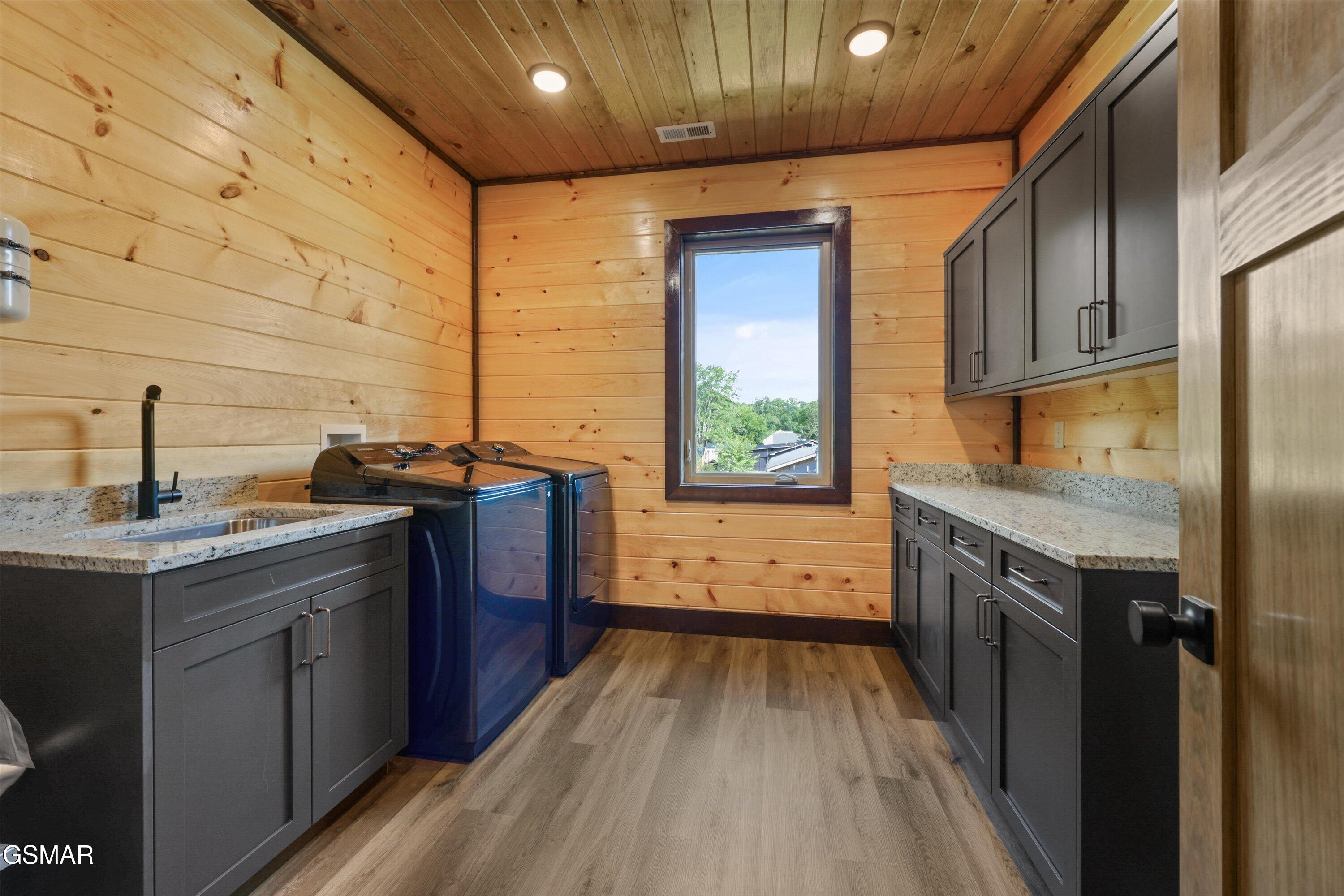 2662 High Valley Drive Pigeon Forge TN 37863