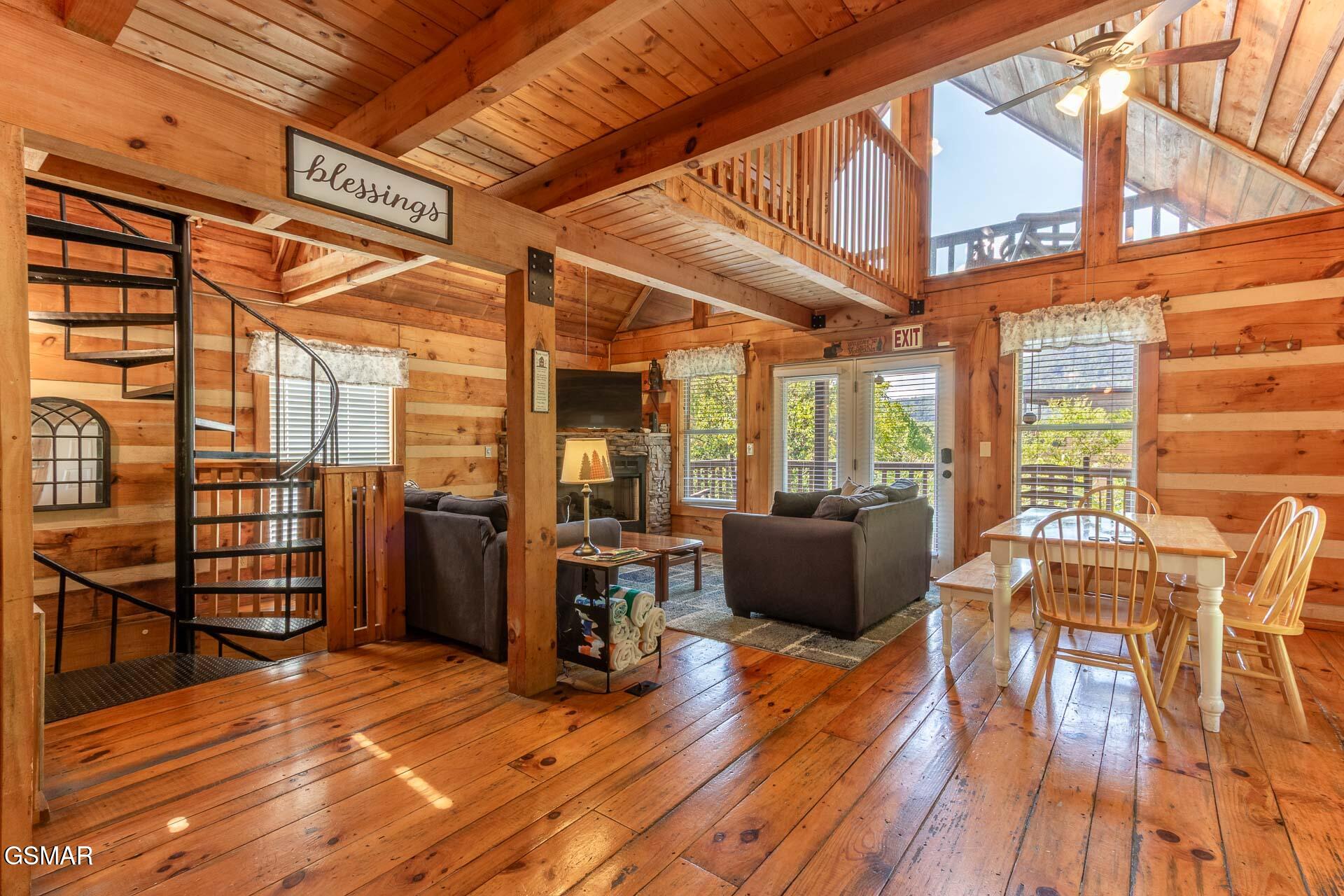 1455 Honey Oaks Way Sevierville TN 37876