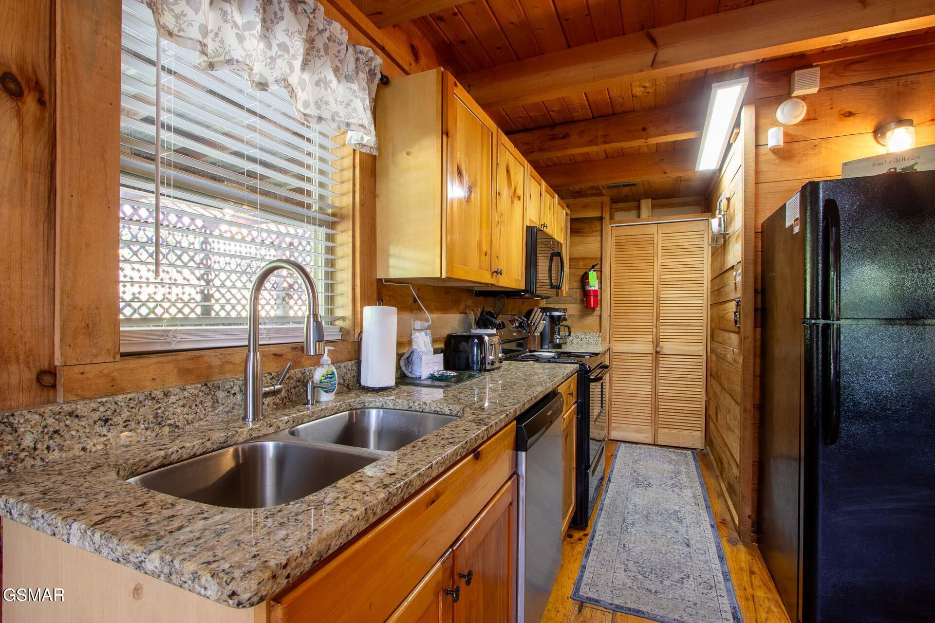 1455 Honey Oaks Way Sevierville TN 37876