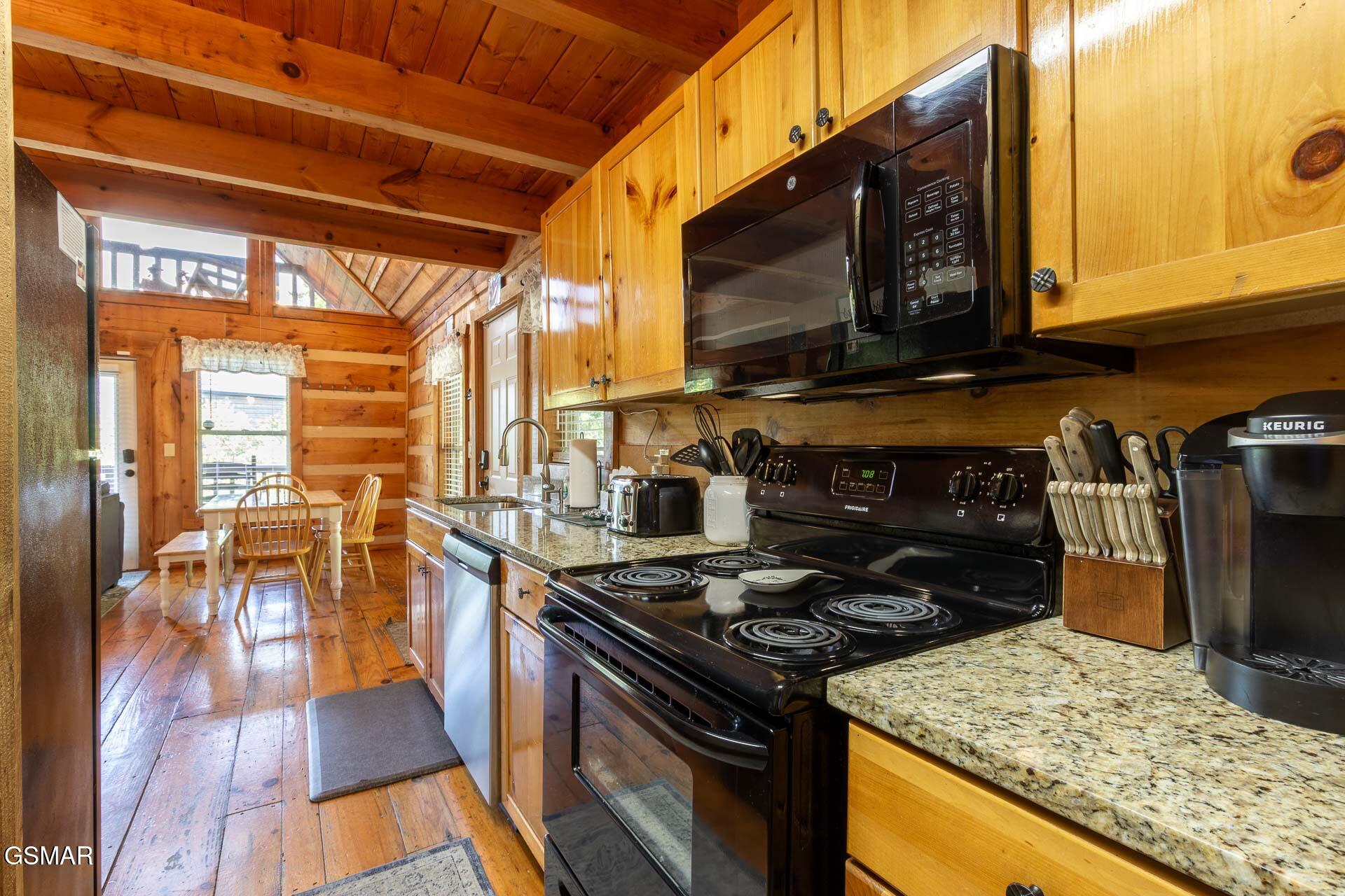 1455 Honey Oaks Way Sevierville TN 37876