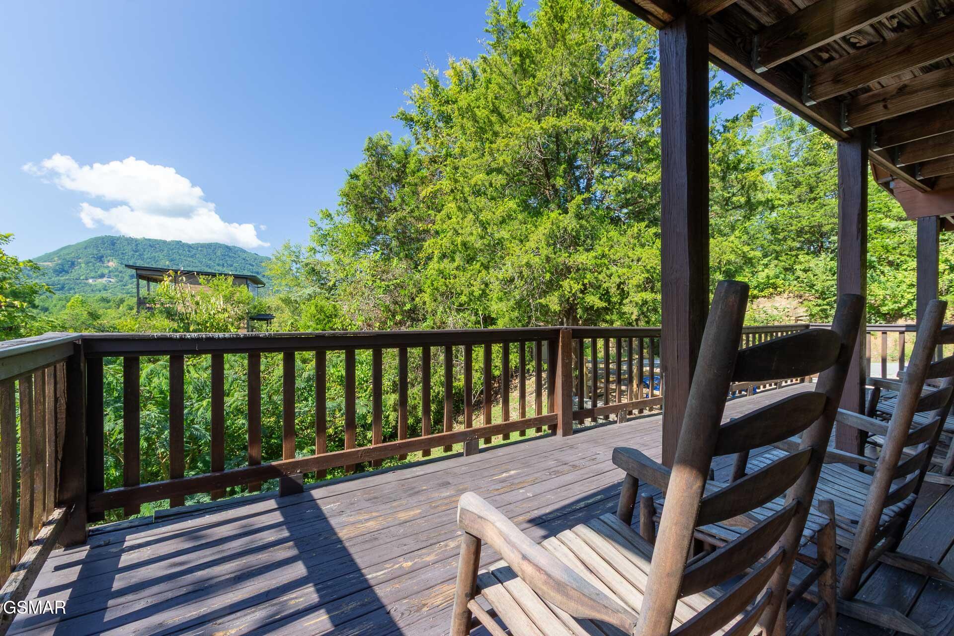 1455 Honey Oaks Way Sevierville TN 37876