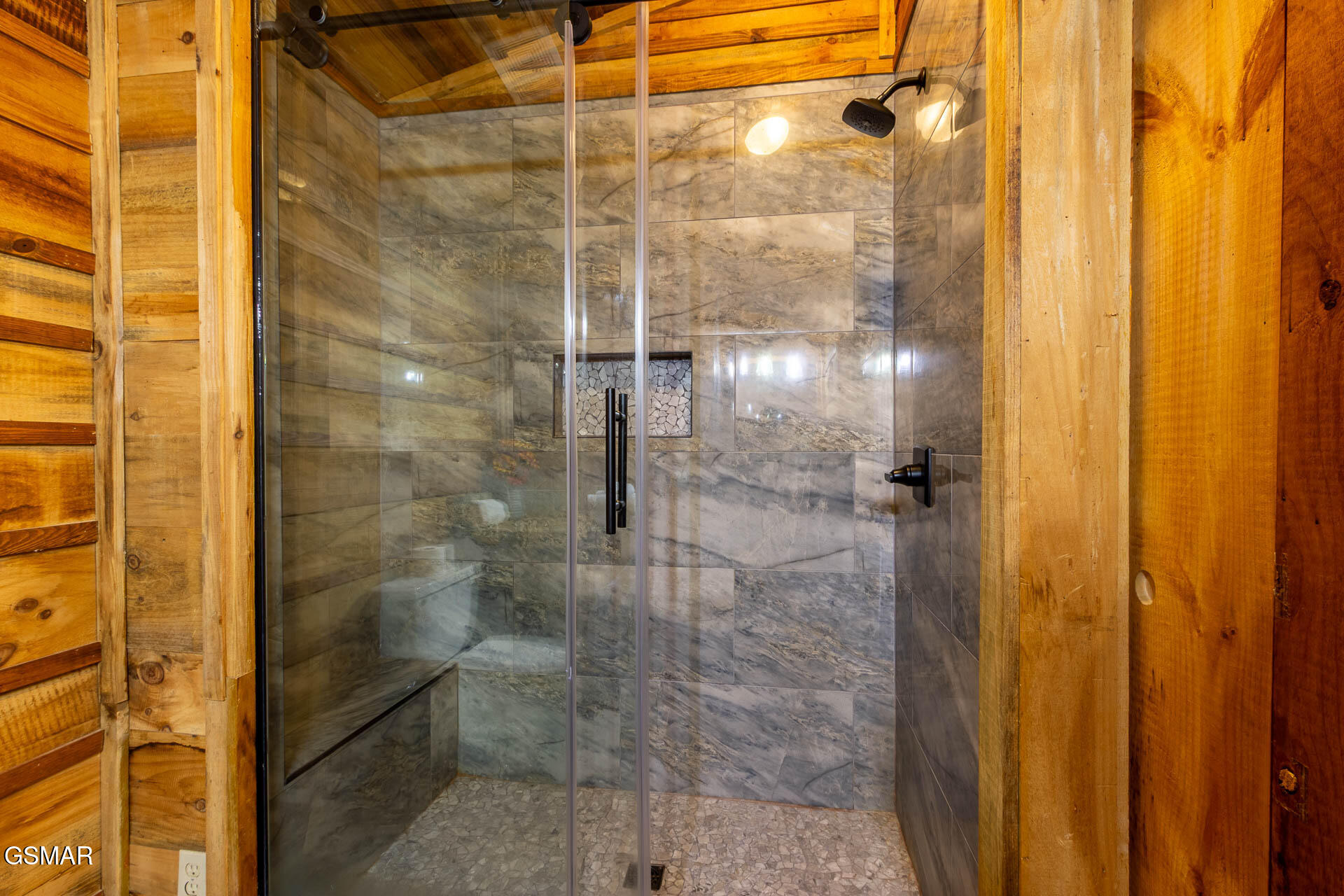 1455 Honey Oaks Way Sevierville TN 37876