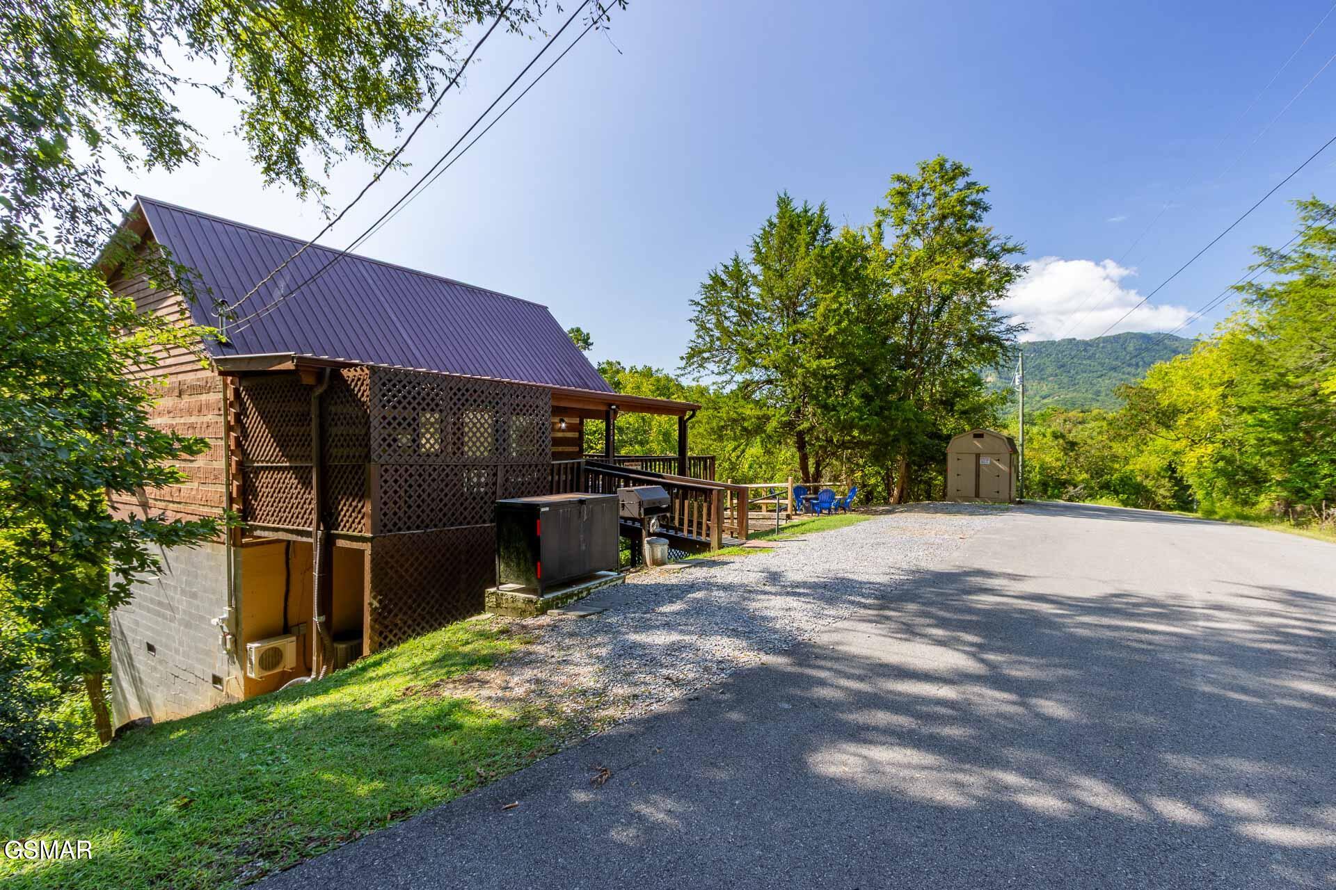 1455 Honey Oaks Way Sevierville TN 37876