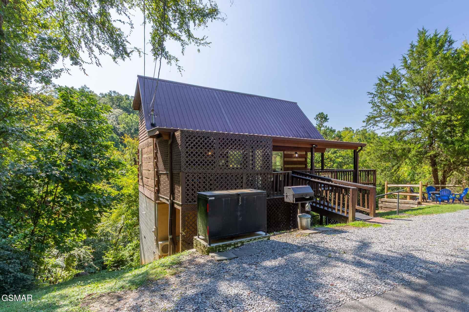 1455 Honey Oaks Way Sevierville TN 37876