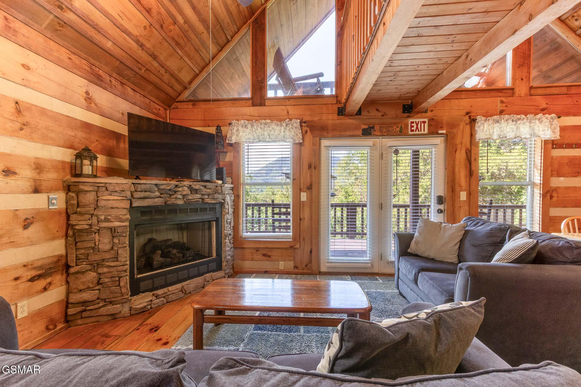 1455 Honey Oaks Way Sevierville TN 37876