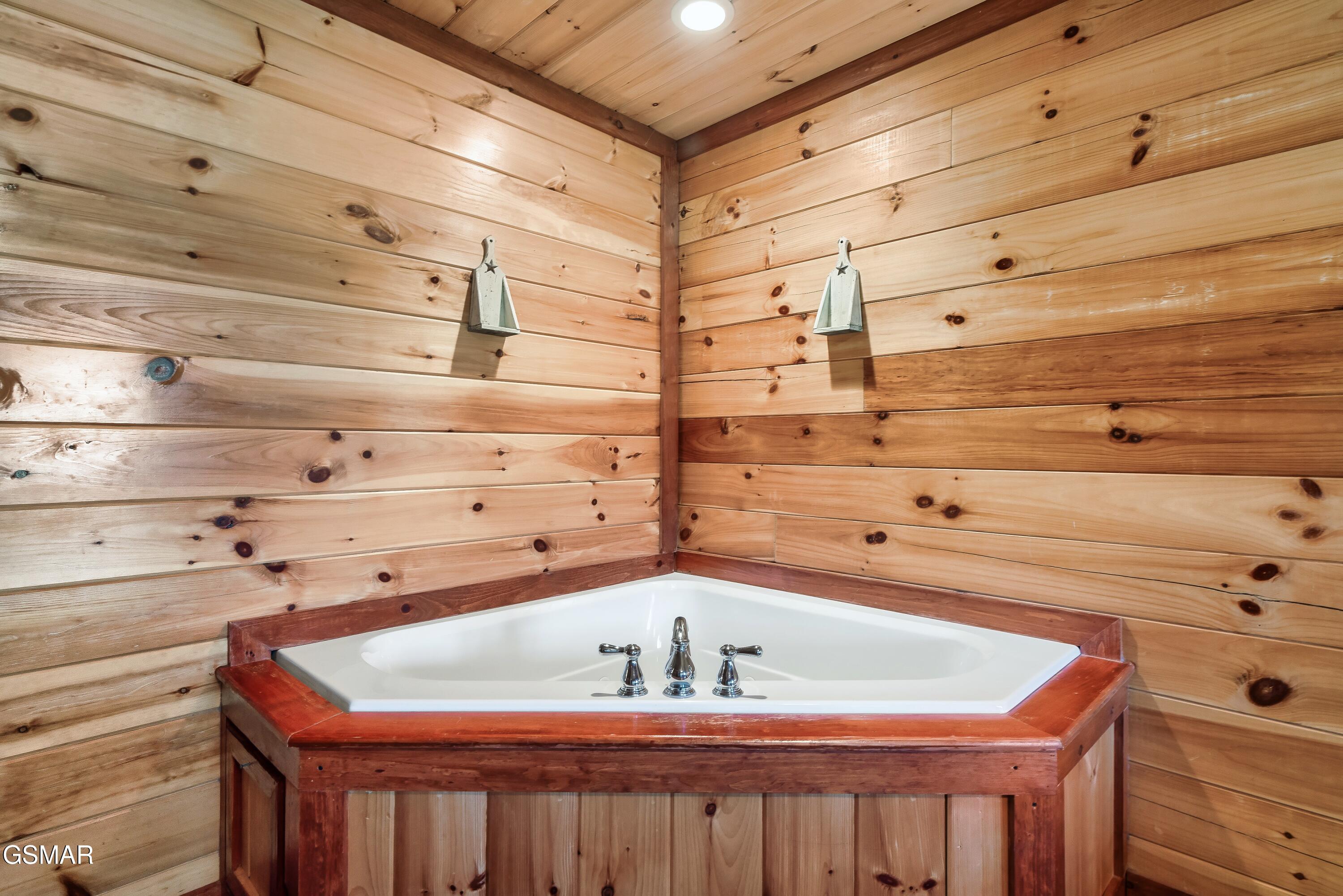 1242 Bird Nest Way Sevierville TN 37862
