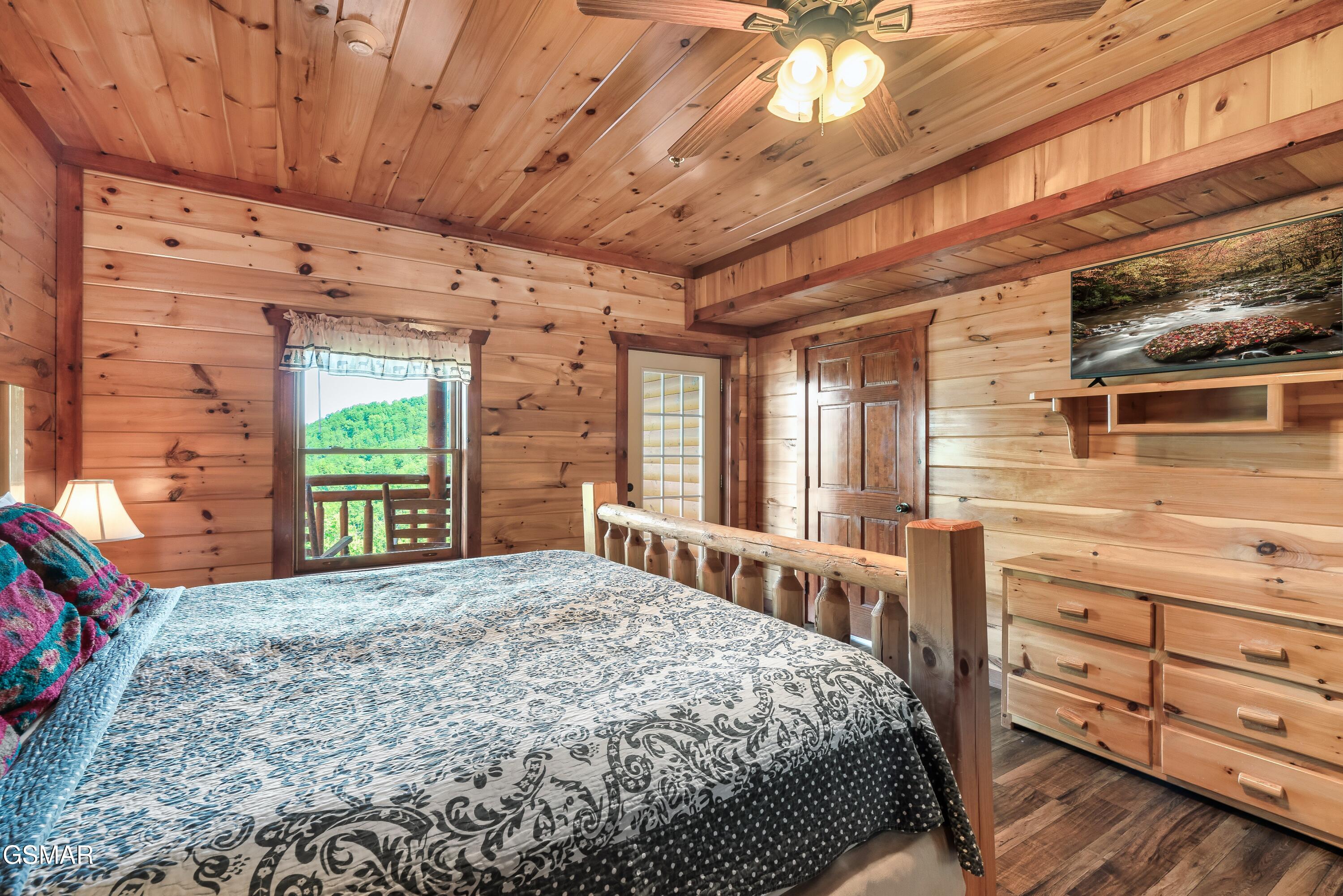 1242 Bird Nest Way Sevierville TN 37862