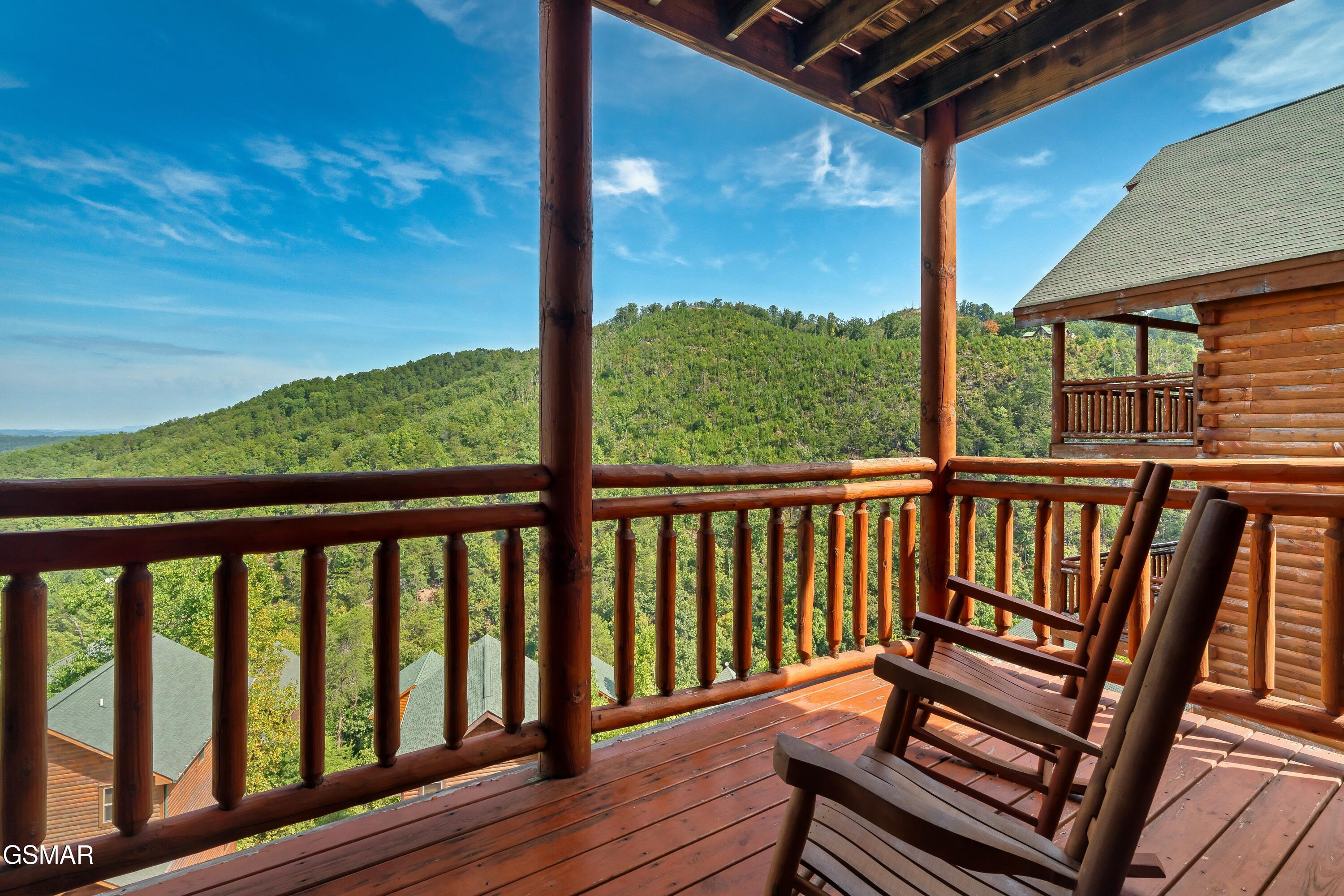 1242 Bird Nest Way Sevierville TN 37862