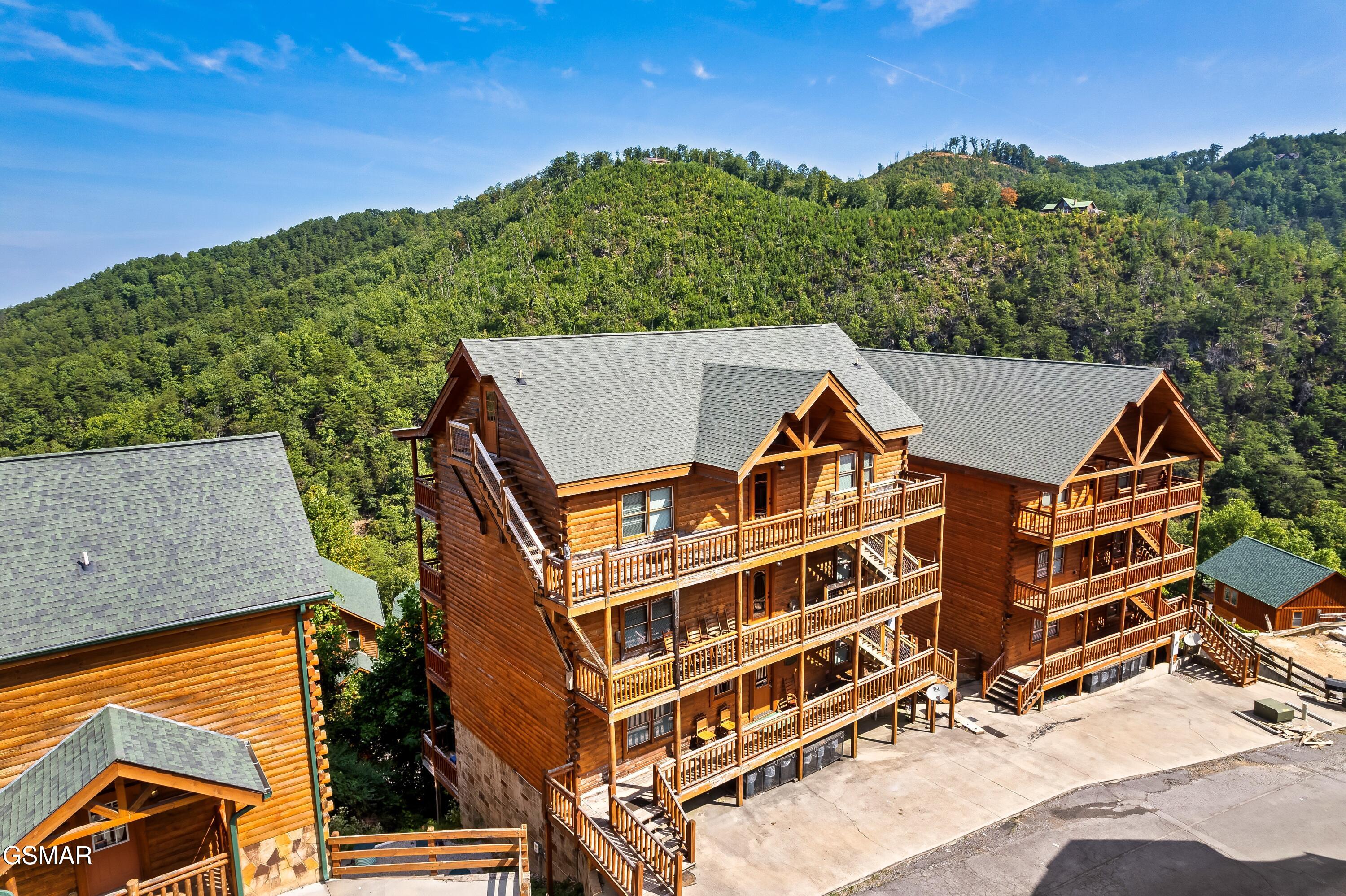 1242 Bird Nest Way Sevierville TN 37862