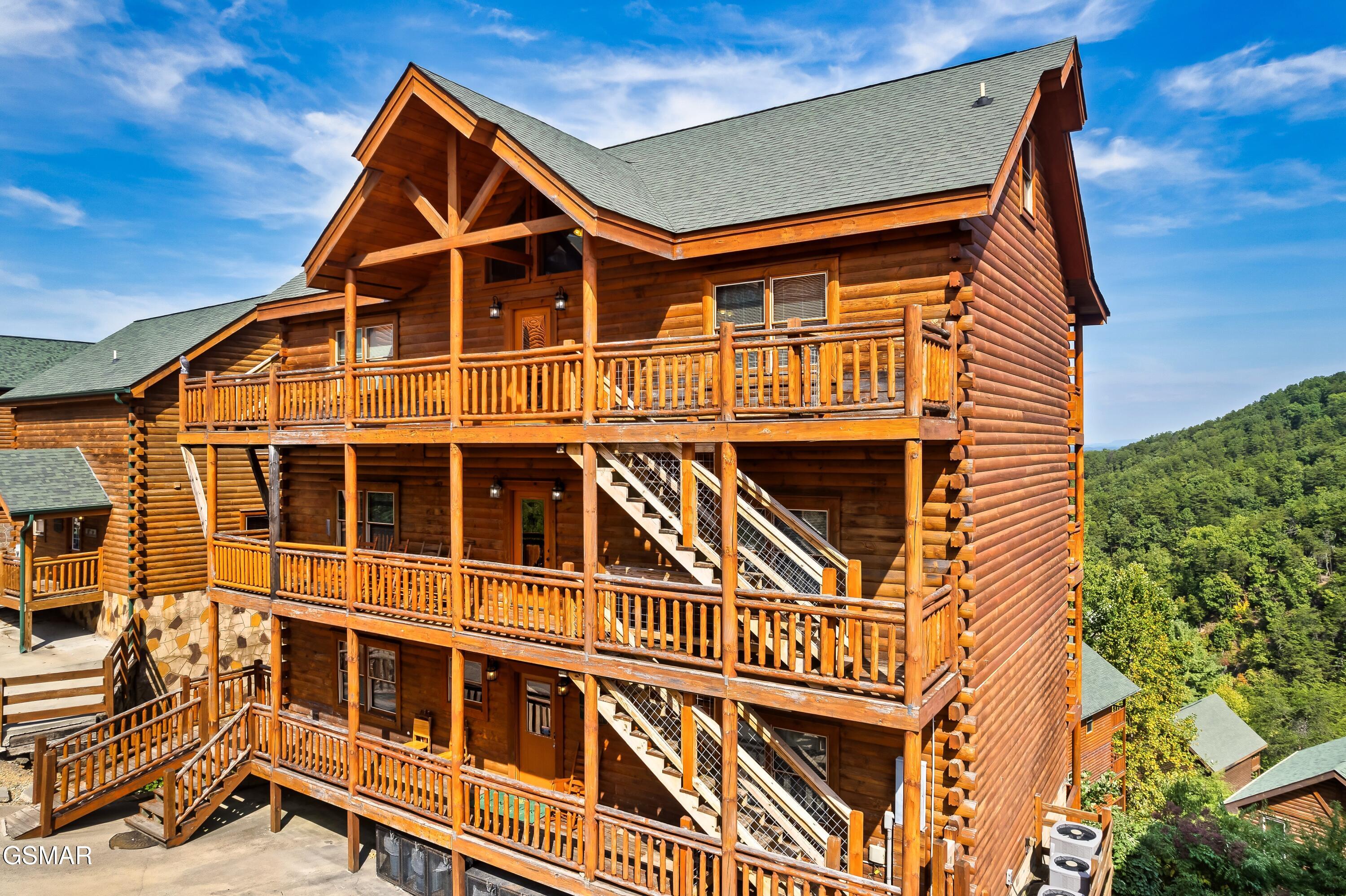 1242 Bird Nest Way Sevierville TN 37862