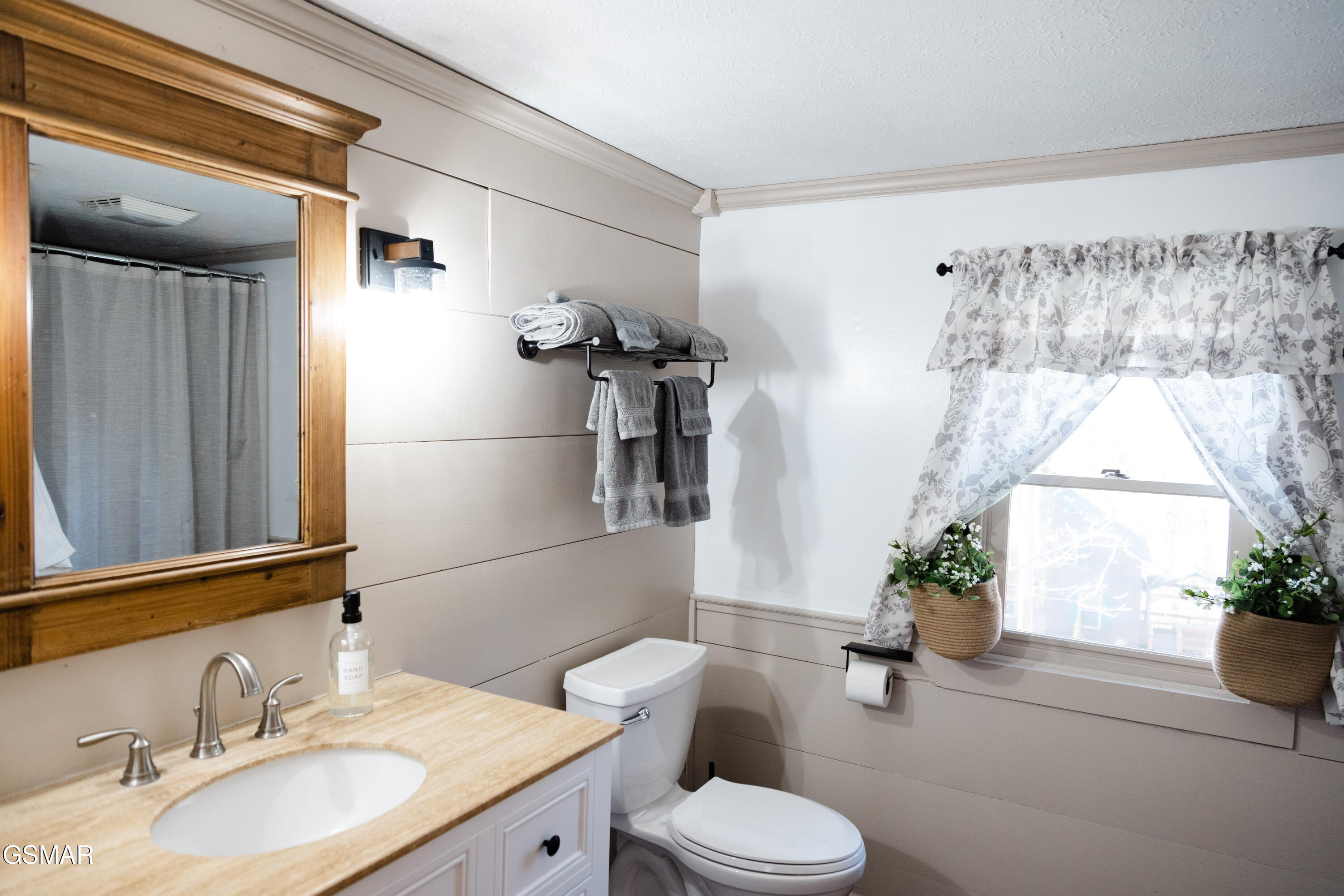 1655 S Mountain View Road Sevierville TN 37876