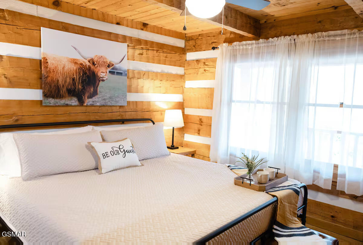 1655 S Mountain View Road Sevierville TN 37876