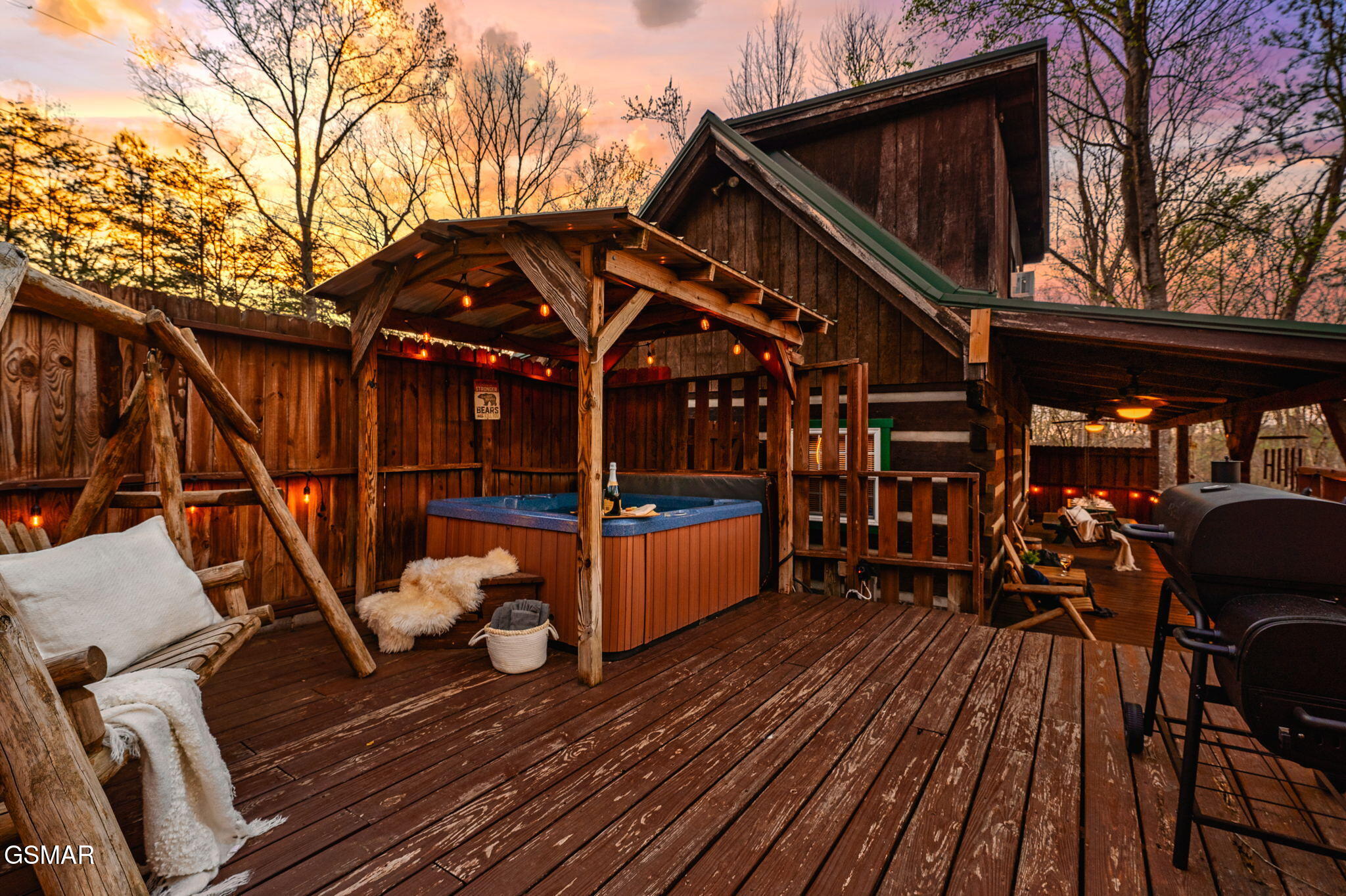 817 Ridgefield Drive Sevierville TN 37876