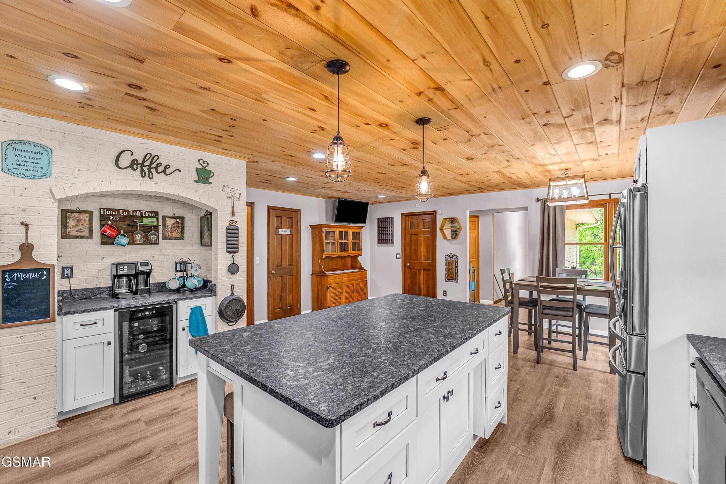 1131 Lindsey Drive Sevierville TN 37876