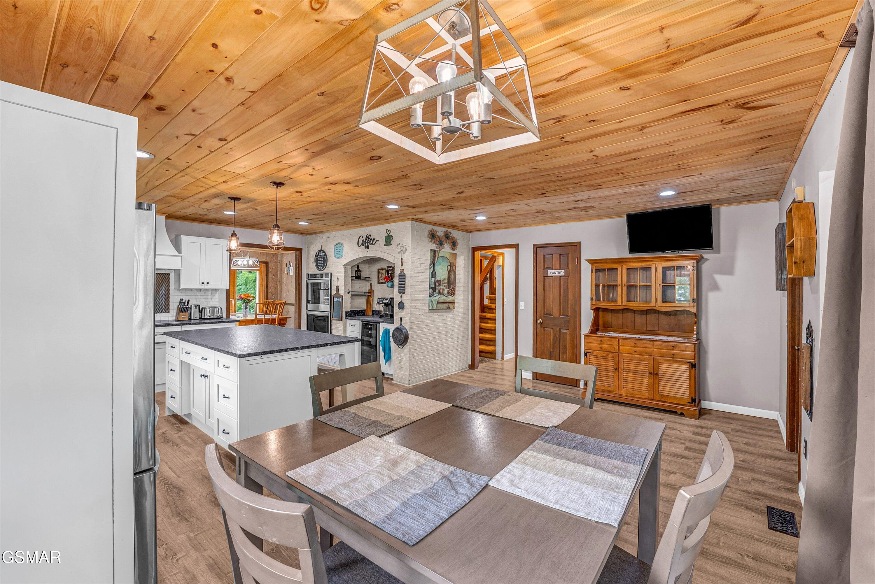 1131 Lindsey Drive Sevierville TN 37876