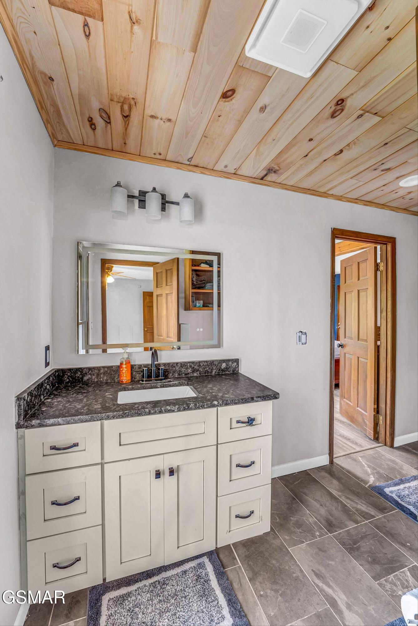 1131 Lindsey Drive Sevierville TN 37876