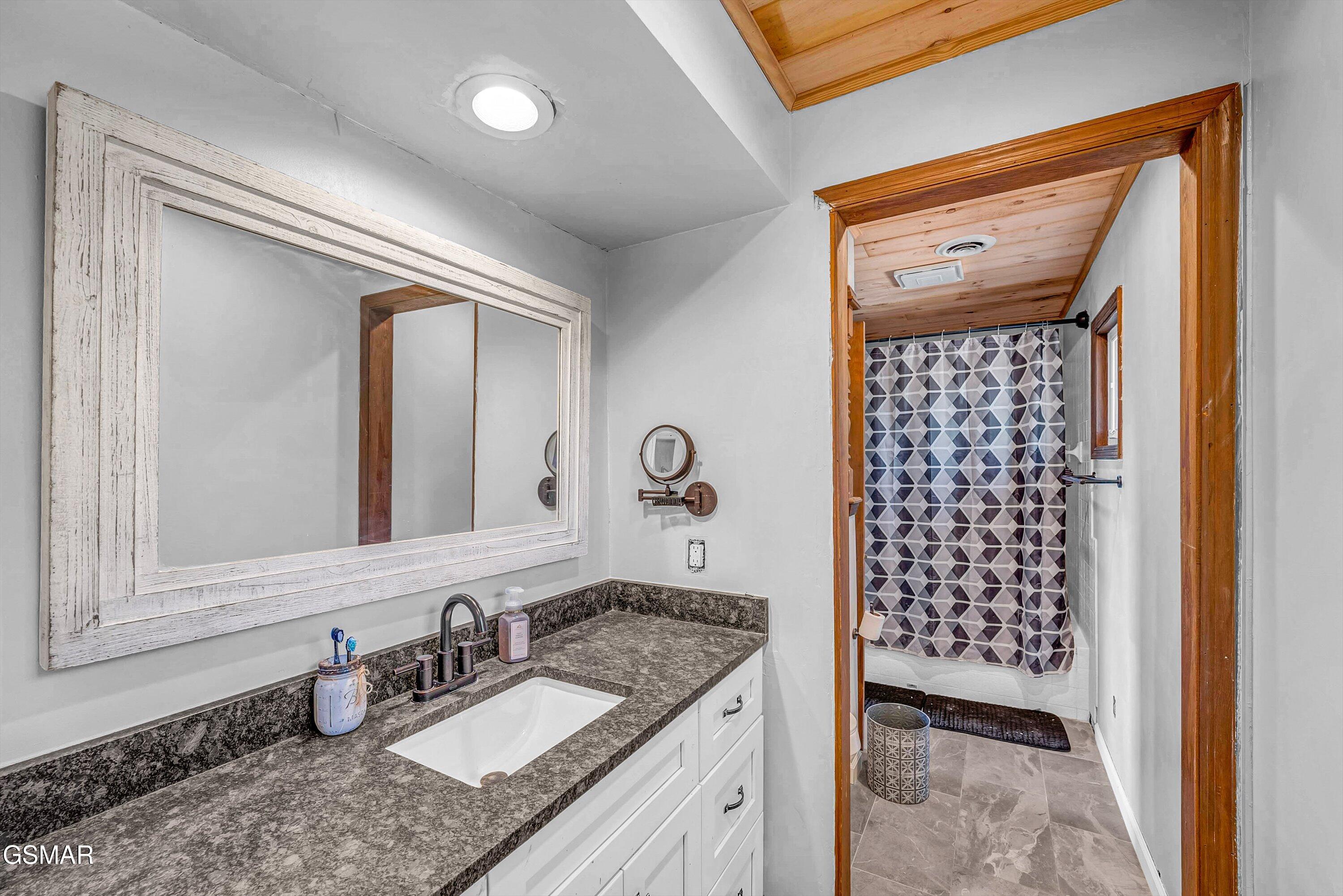 1131 Lindsey Drive Sevierville TN 37876
