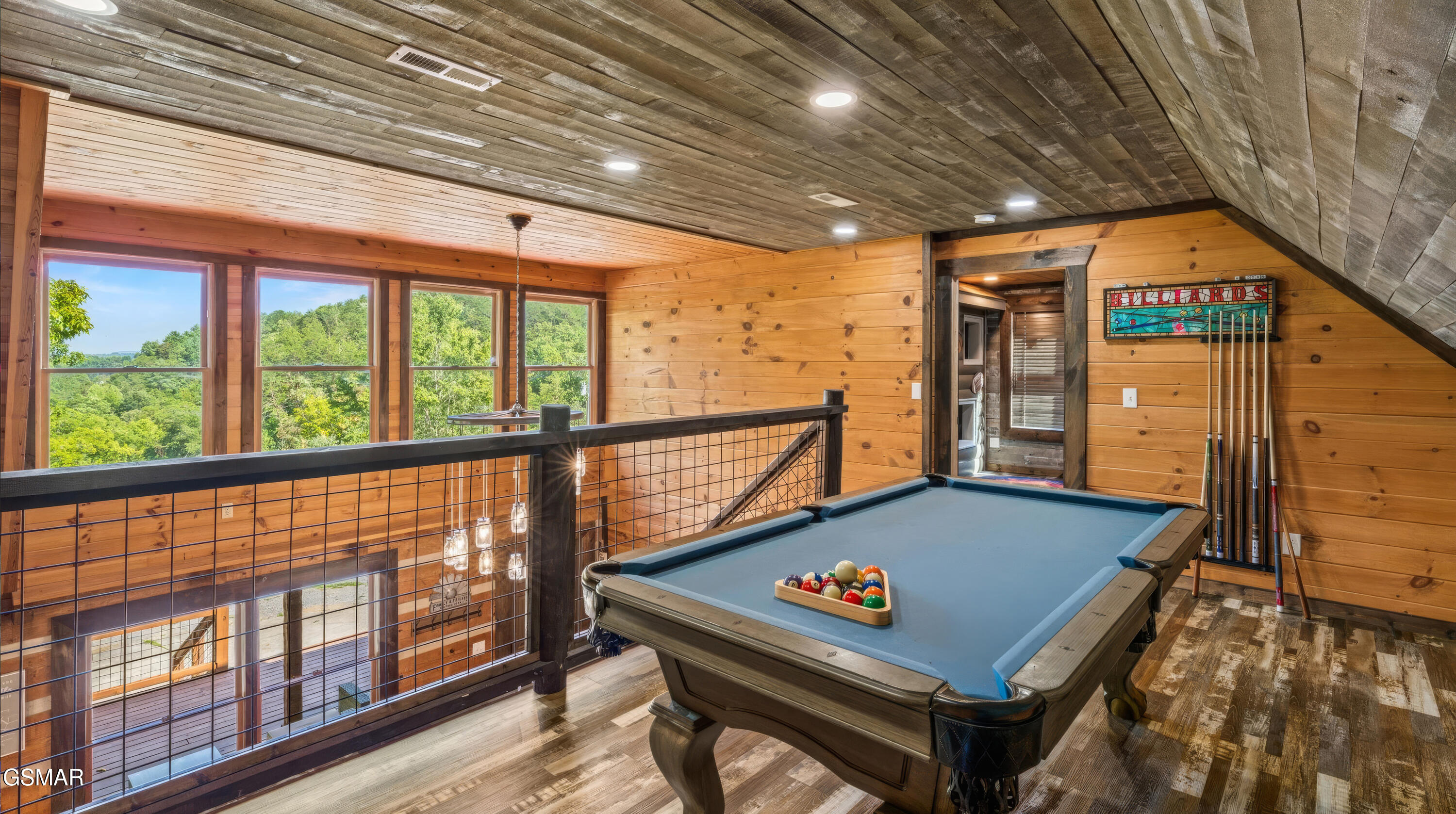 2209 Henderson Springs Road Pigeon Forge TN 37863