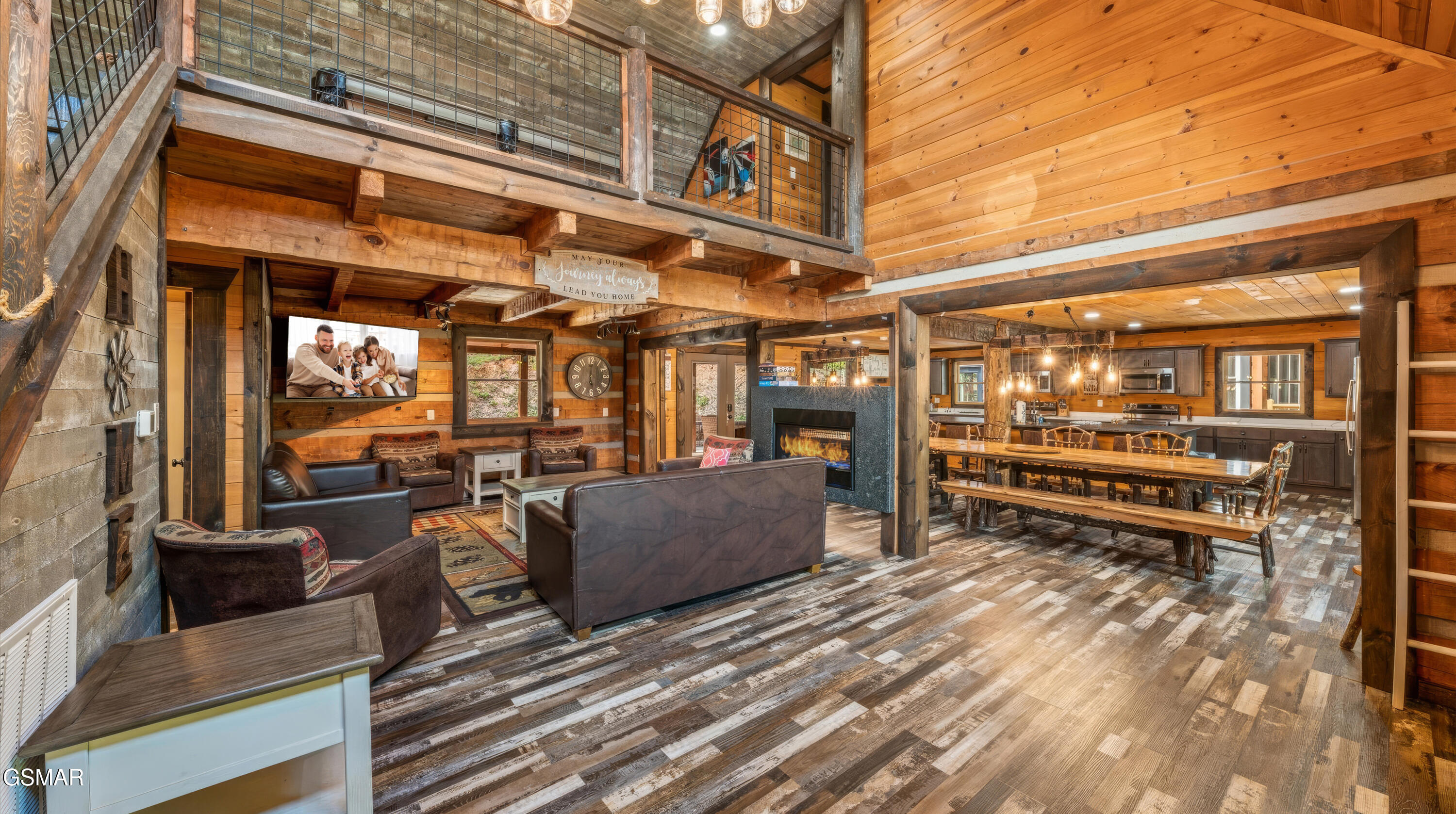 2209 Henderson Springs Road Pigeon Forge TN 37863