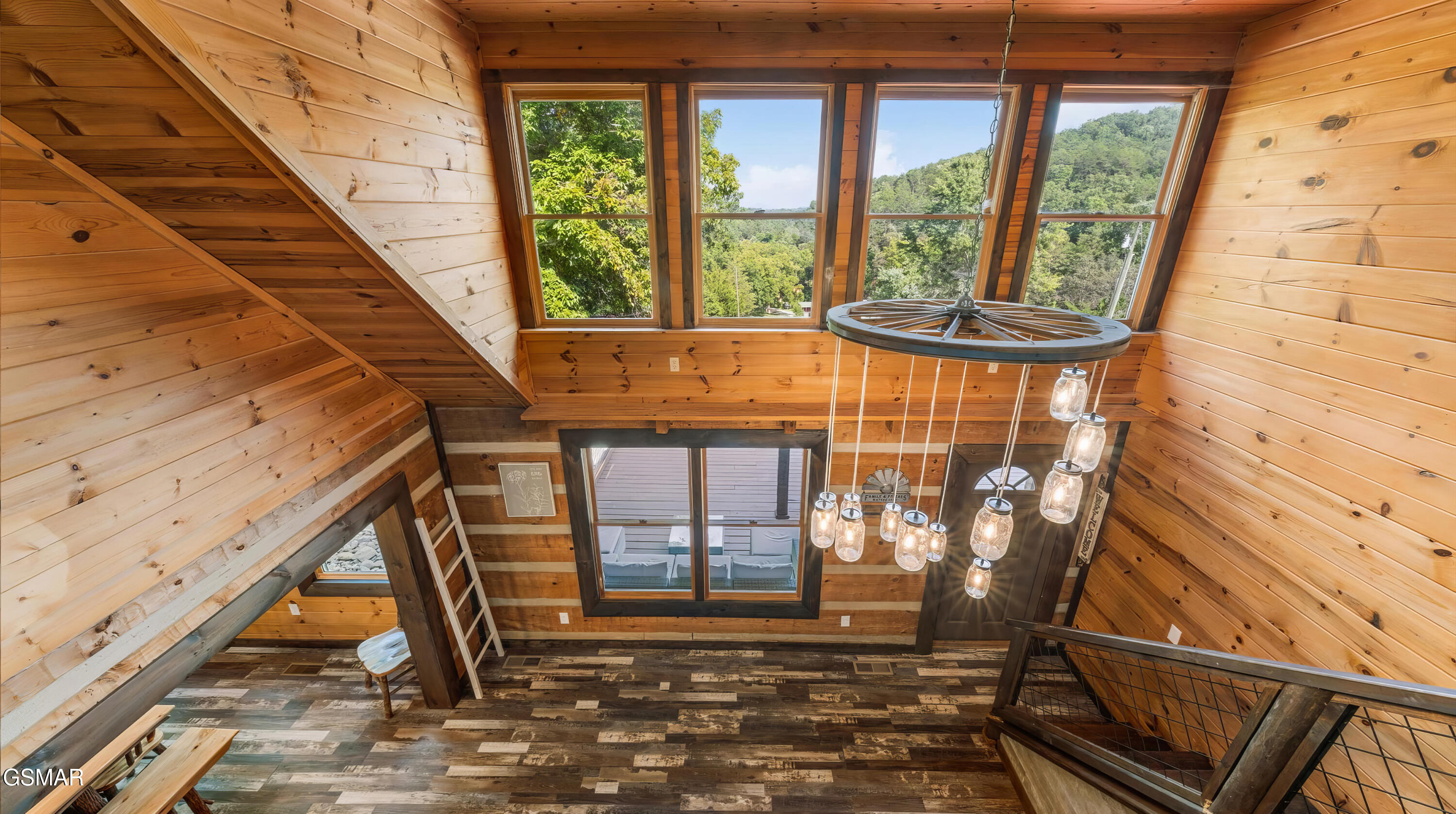 2209 Henderson Springs Road Pigeon Forge TN 37863