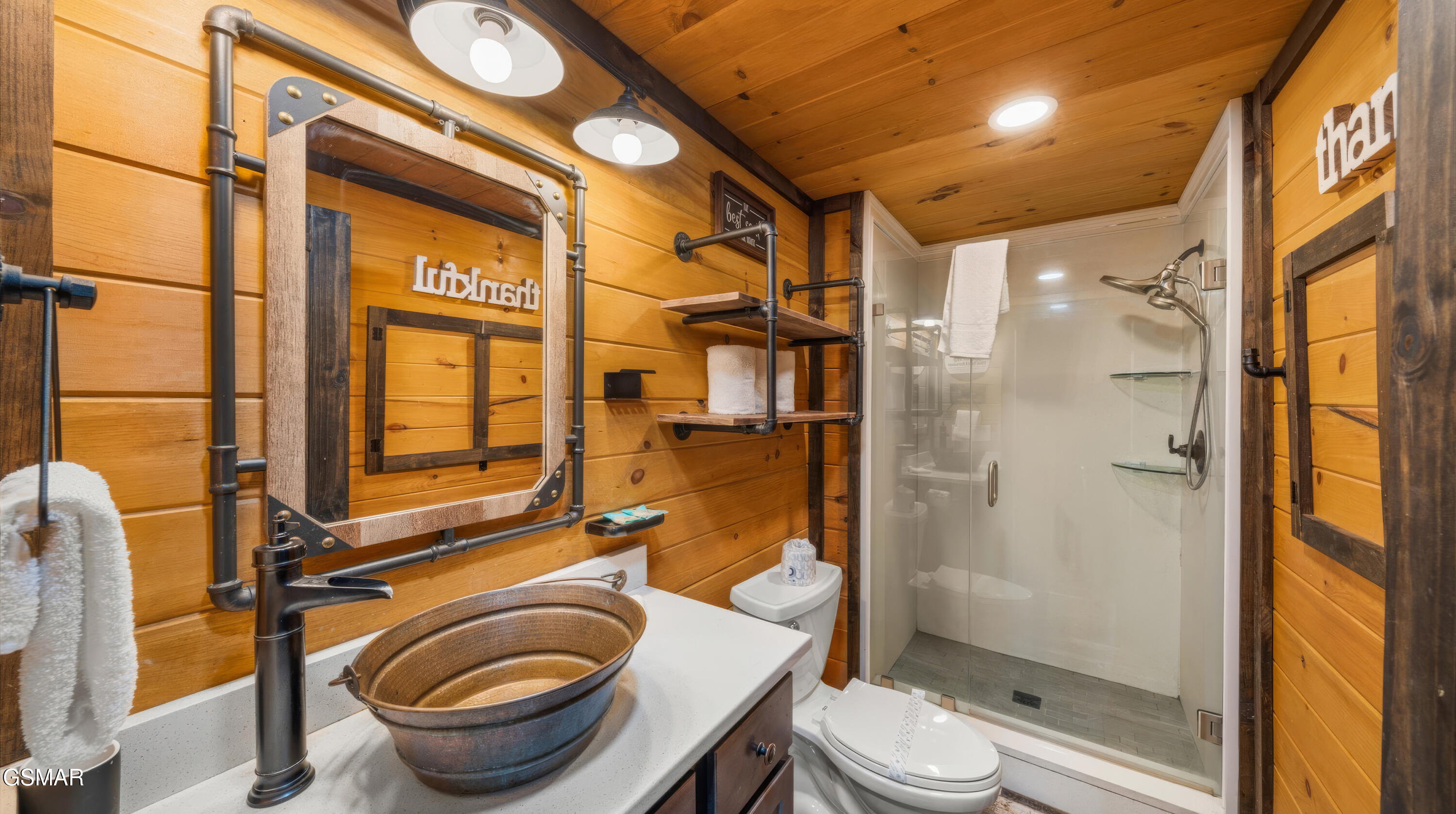 2209 Henderson Springs Road Pigeon Forge TN 37863