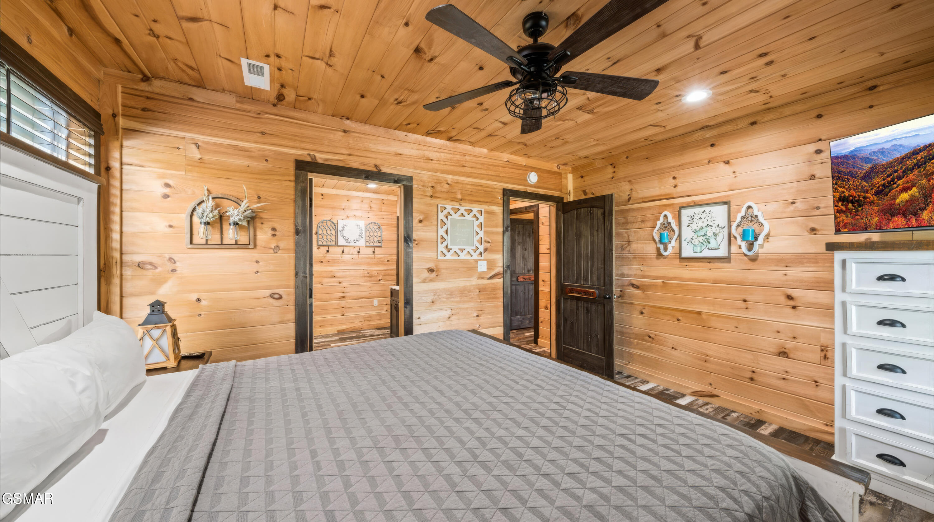 2209 Henderson Springs Road Pigeon Forge TN 37863