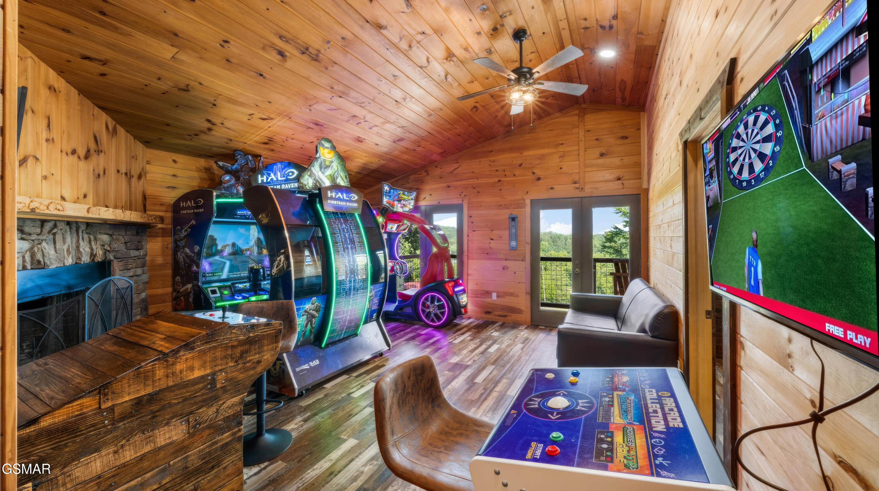 2209 Henderson Springs Road Pigeon Forge TN 37863