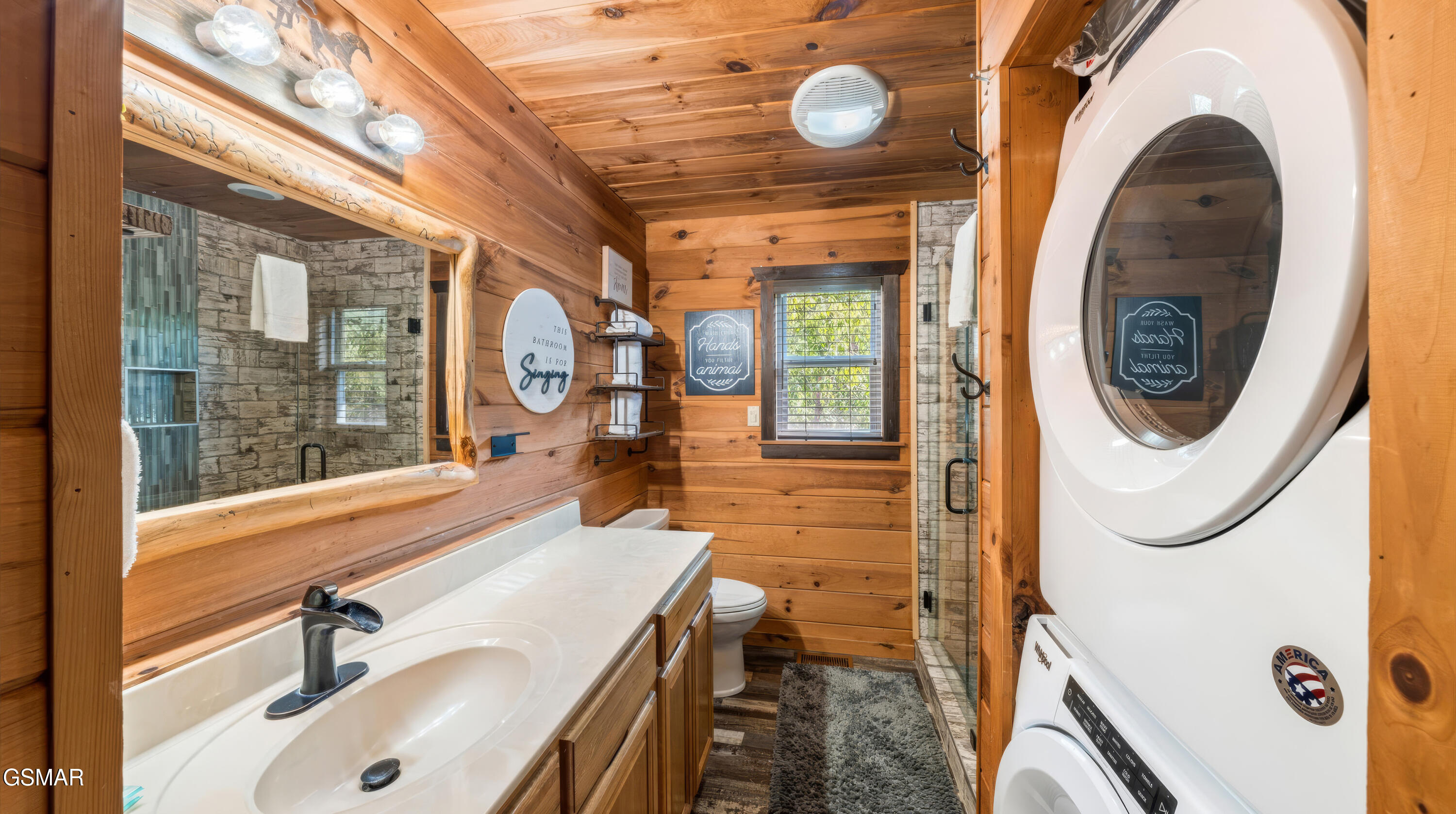 2209 Henderson Springs Road Pigeon Forge TN 37863