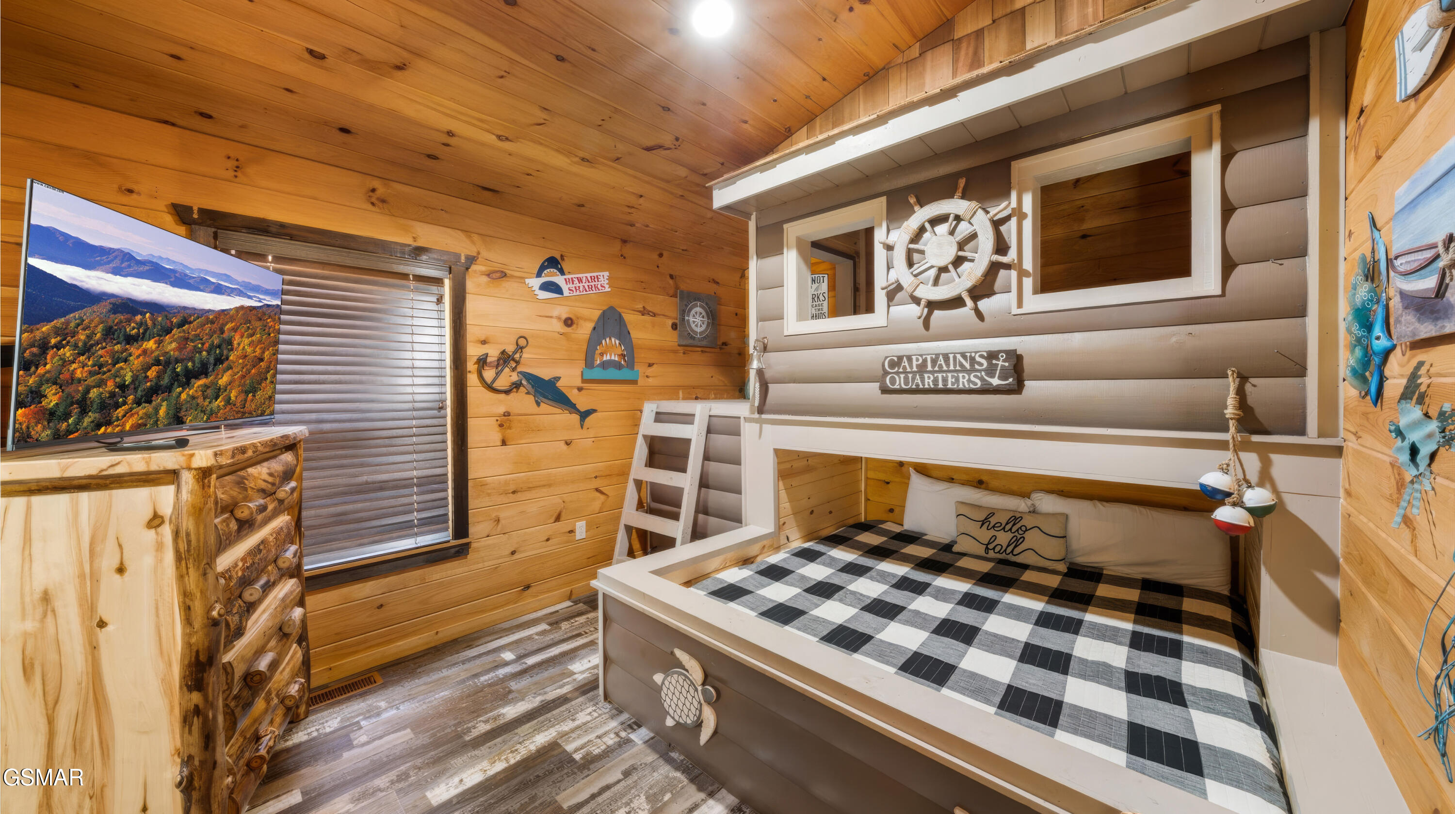 2209 Henderson Springs Road Pigeon Forge TN 37863