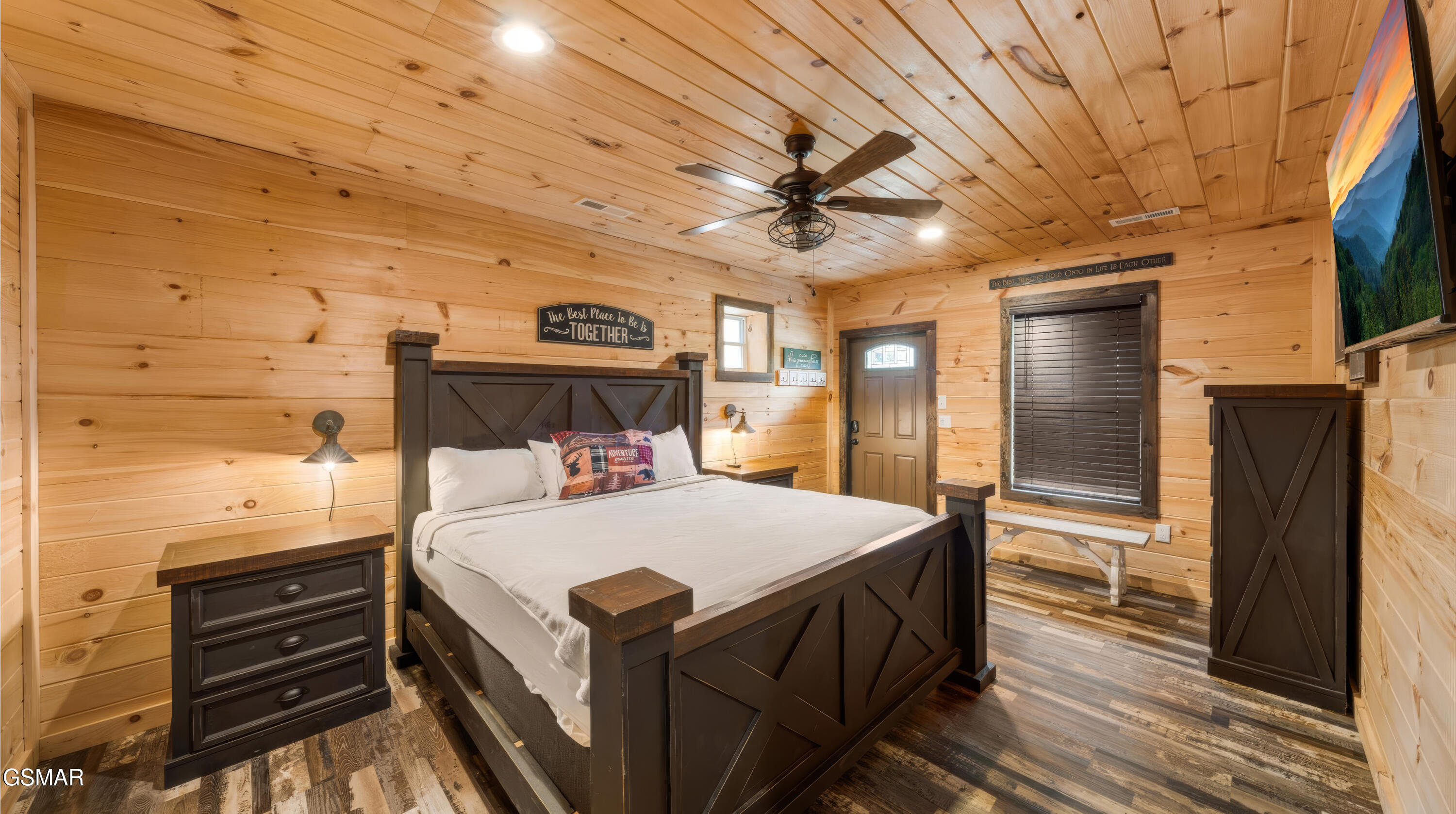 2209 Henderson Springs Road Pigeon Forge TN 37863