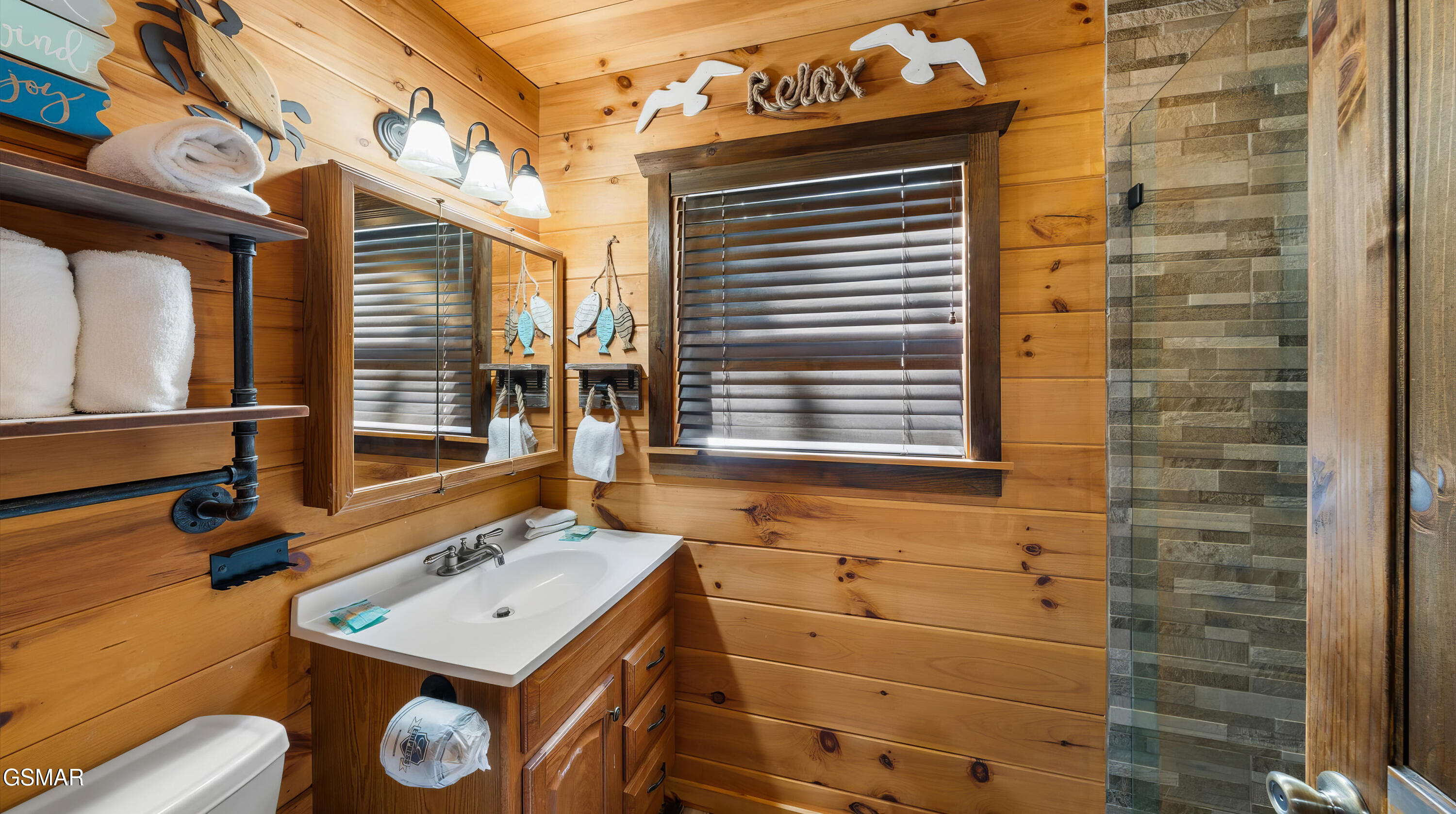 2209 Henderson Springs Road Pigeon Forge TN 37863