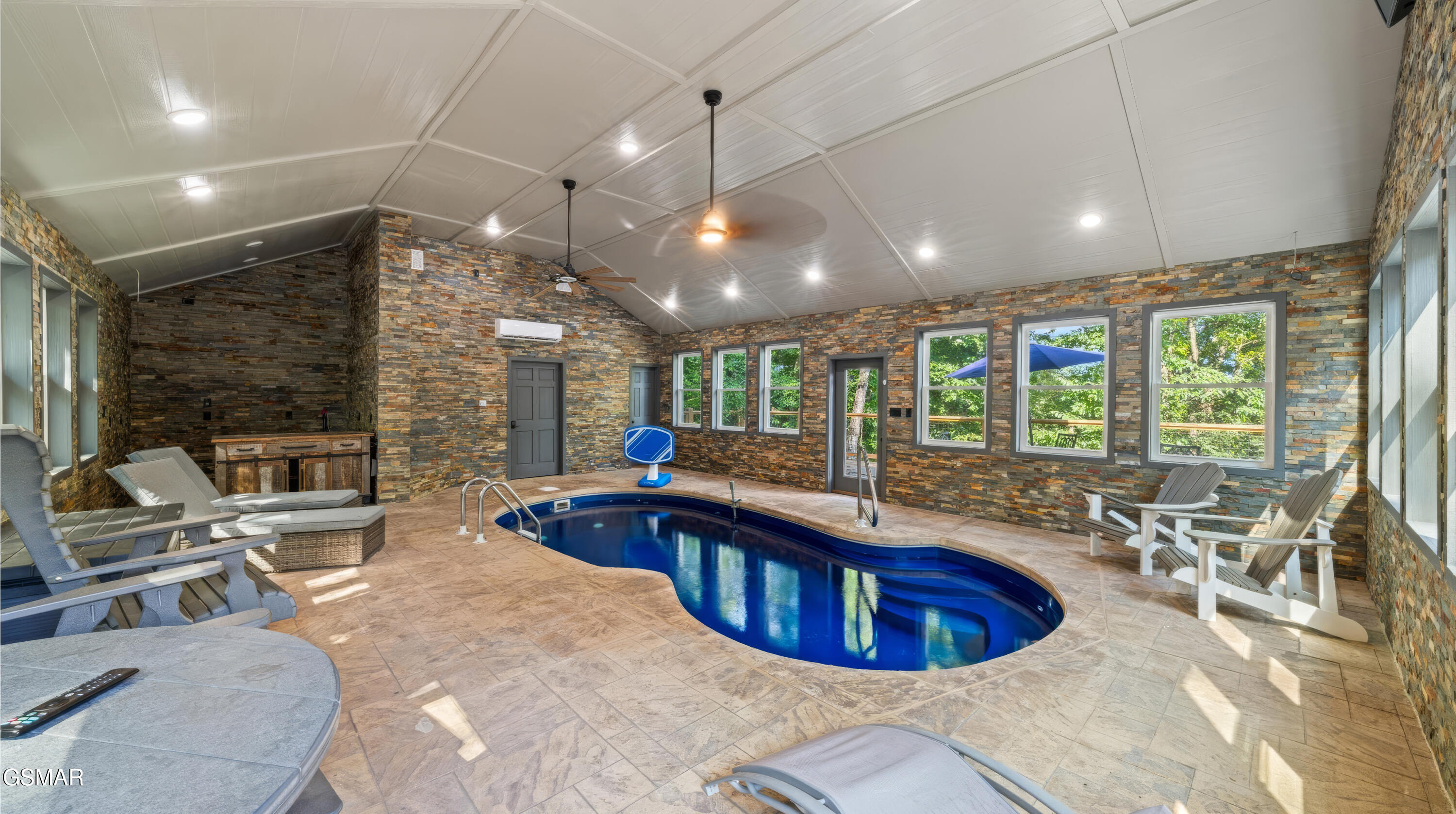 2209 Henderson Springs Road Pigeon Forge TN 37863