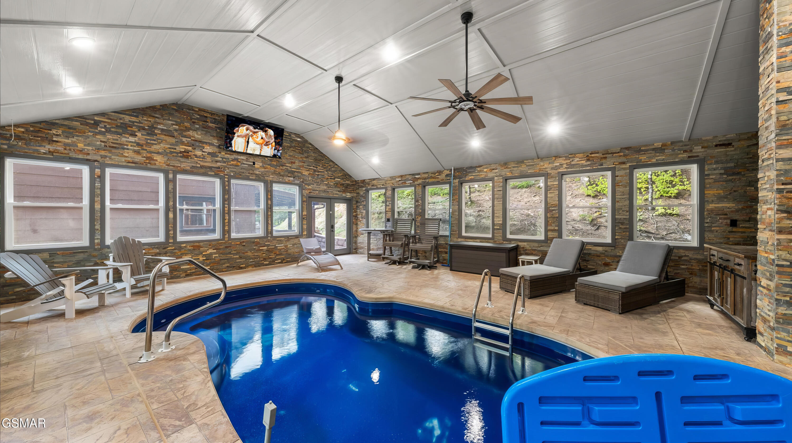 2209 Henderson Springs Road Pigeon Forge TN 37863