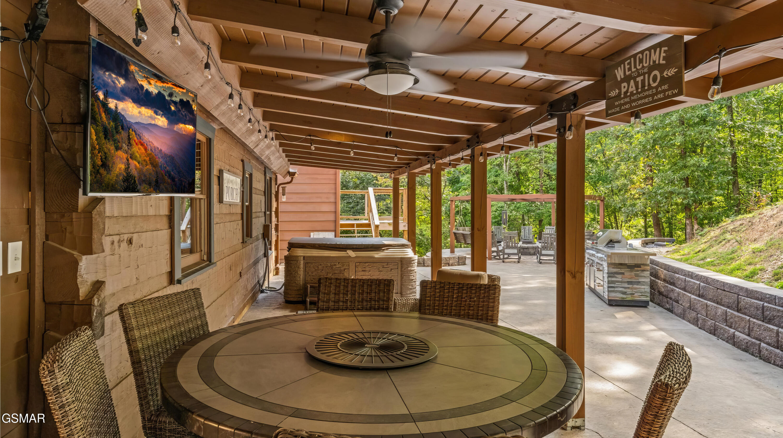 2209 Henderson Springs Road Pigeon Forge TN 37863
