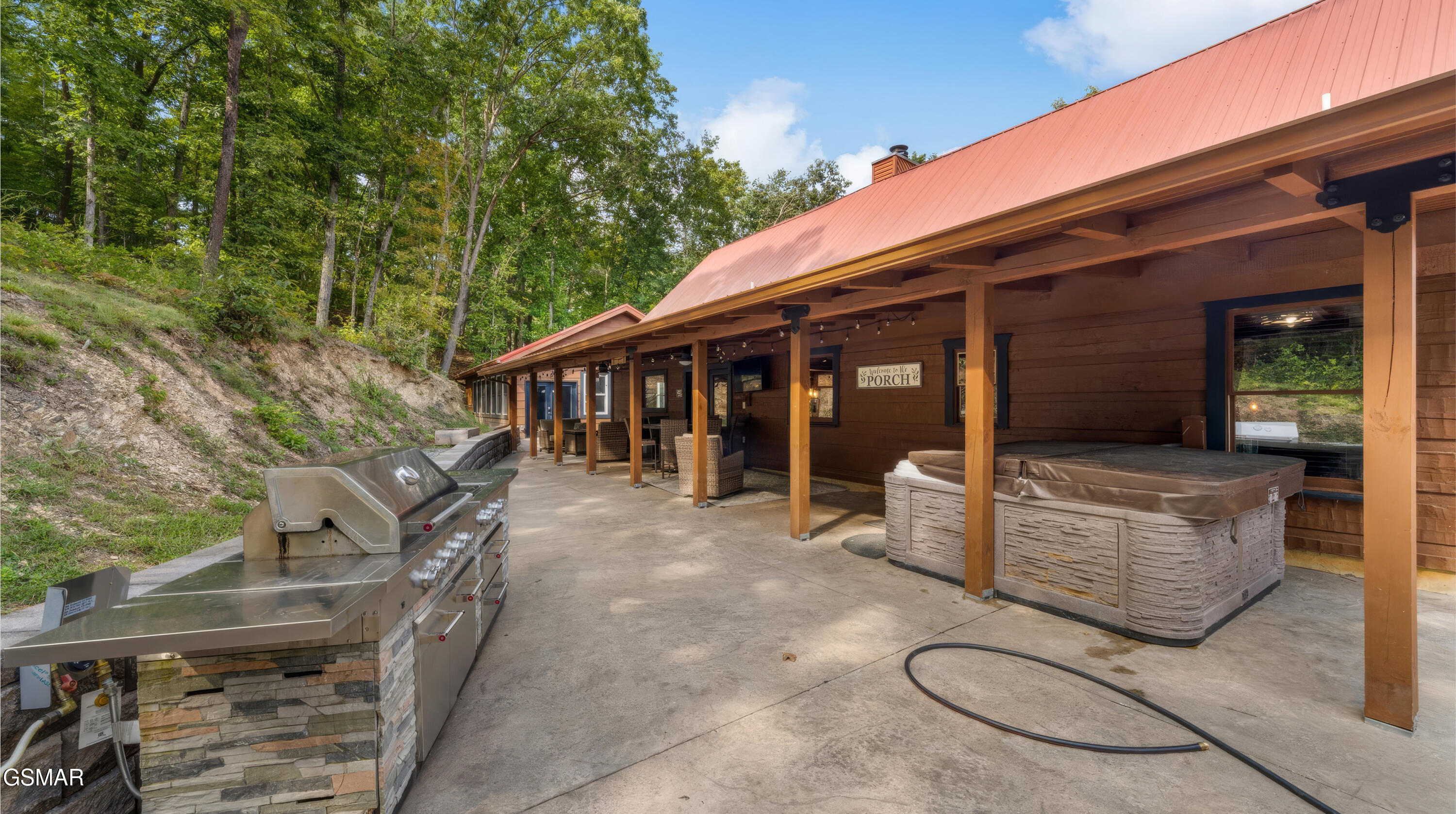 2209 Henderson Springs Road Pigeon Forge TN 37863